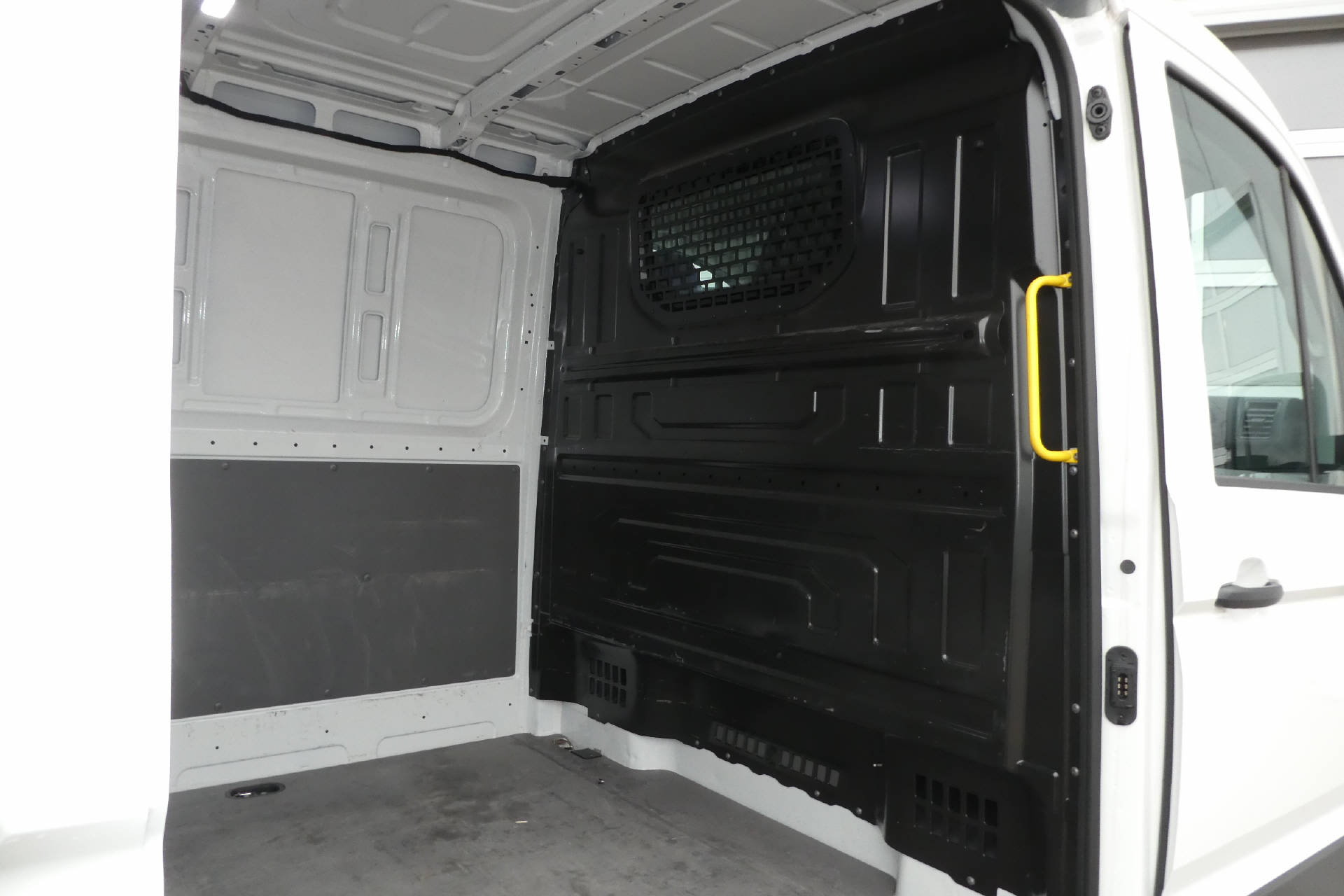 VW Crafter 35 Kaw. 3640 2.0 TDI 140 L3*140PS*Navi*Rückfahrkamera*-image-9