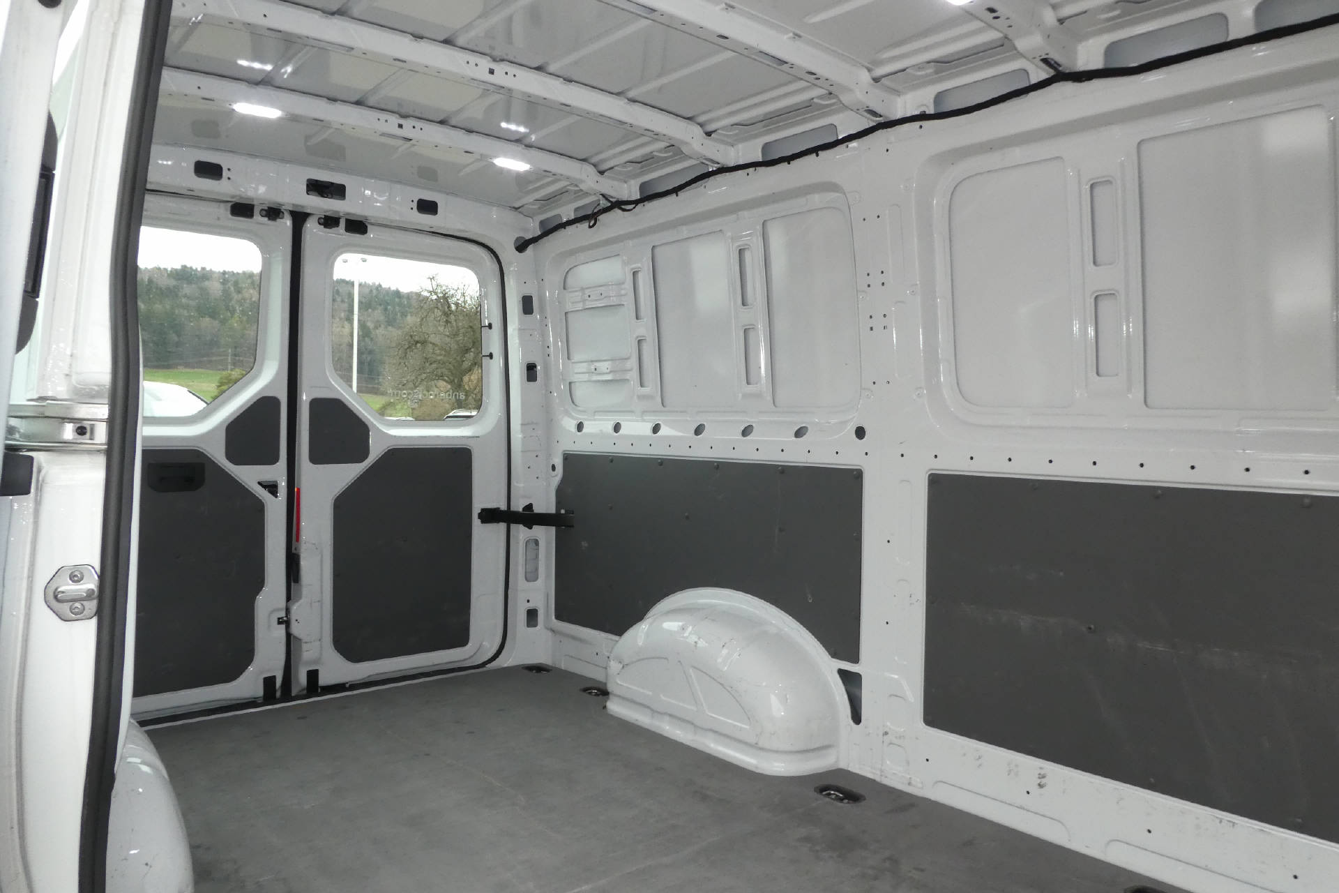 VW Crafter 35 Kaw. 3640 2.0 TDI 140 L3*140PS*Navi*Rückfahrkamera*-image-8