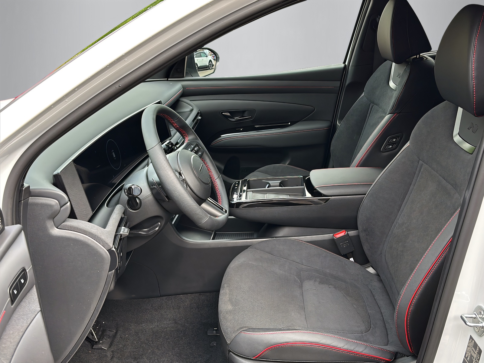 HYUNDAI Tucson 1.6 T-GDi HEV N-Line 4WD-image-2