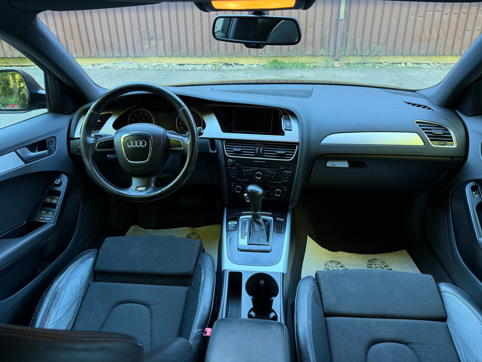 AUDI A4 Avant 2.0 TFSI multitronic-image-6