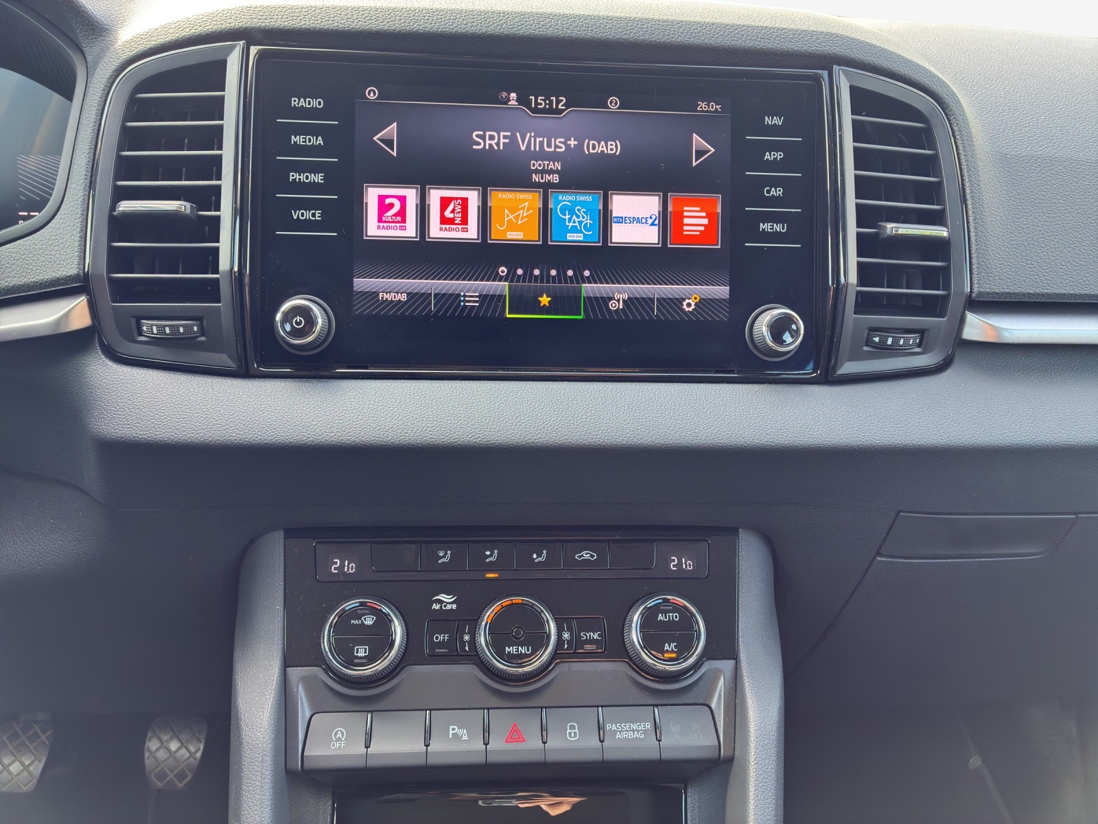 SKODA Karoq 1.5 TSI Selection-image-10