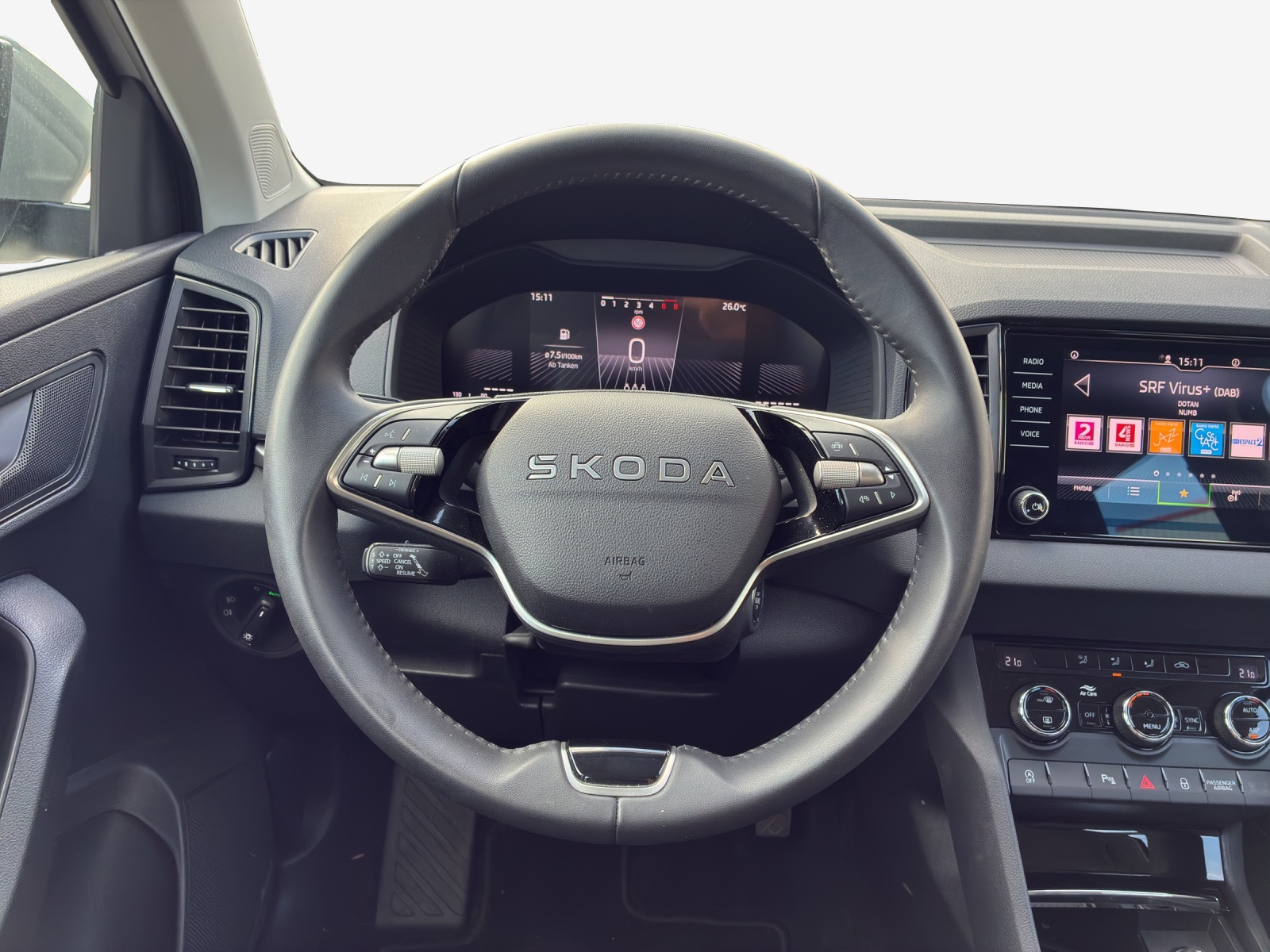SKODA Karoq 1.5 TSI Selection-image-9
