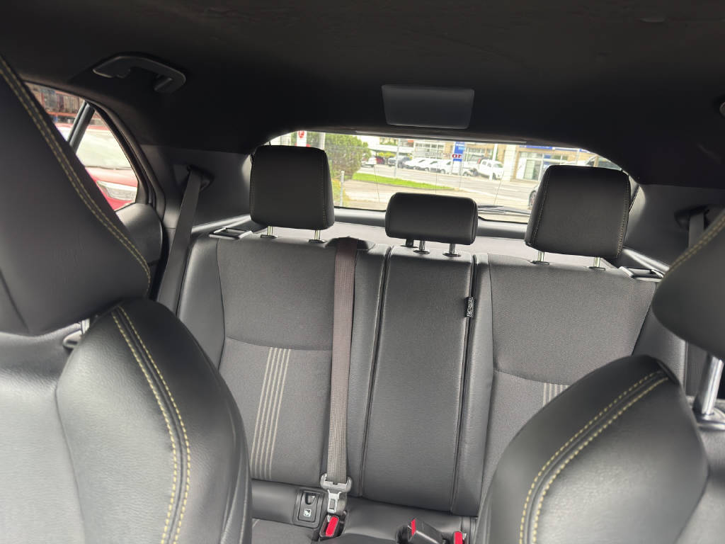 TOYOTA Yaris Cross 1.5 VVT-i HSD Adventure AWD-i-image-14