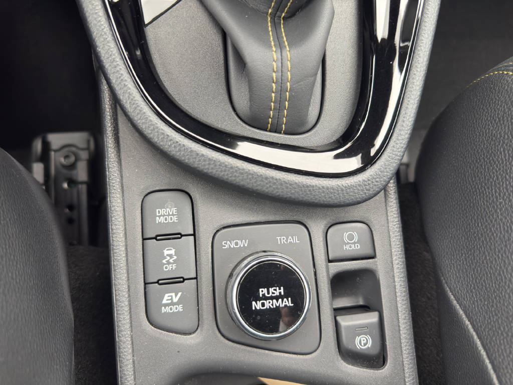 TOYOTA Yaris Cross 1.5 VVT-i HSD Adventure AWD-i-image-11