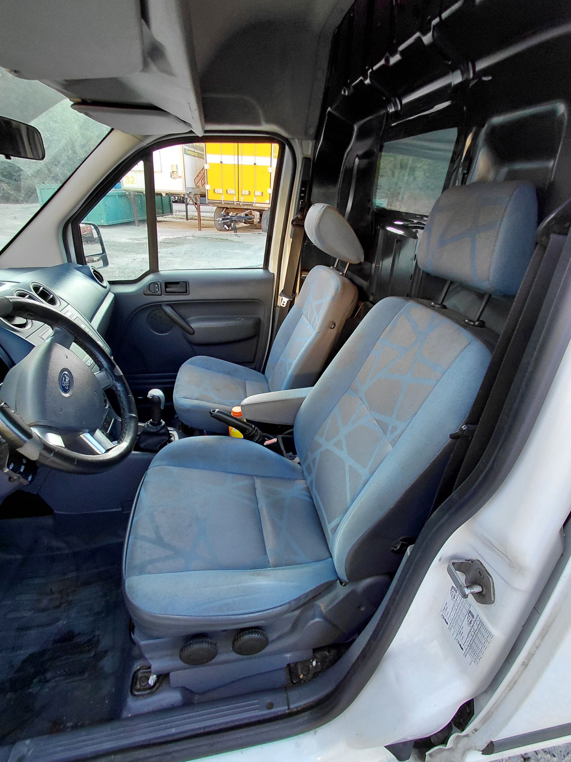 FORD Transit Connect Van T230 1.8 TDCi L Trend-image-8