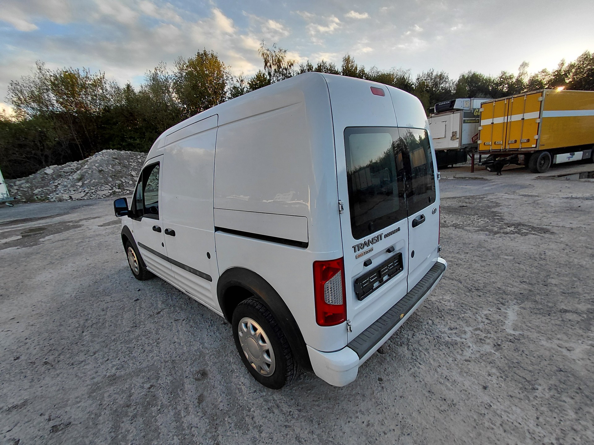 FORD Transit Connect Van T230 1.8 TDCi L Trend-image-6