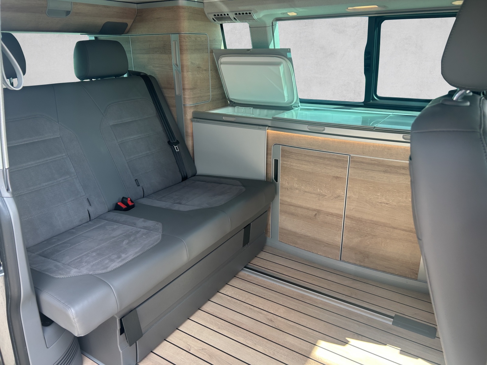 VW T6.1 California 2.0 TDI Ocean Edition Liberty 4Motion DSG-image-10
