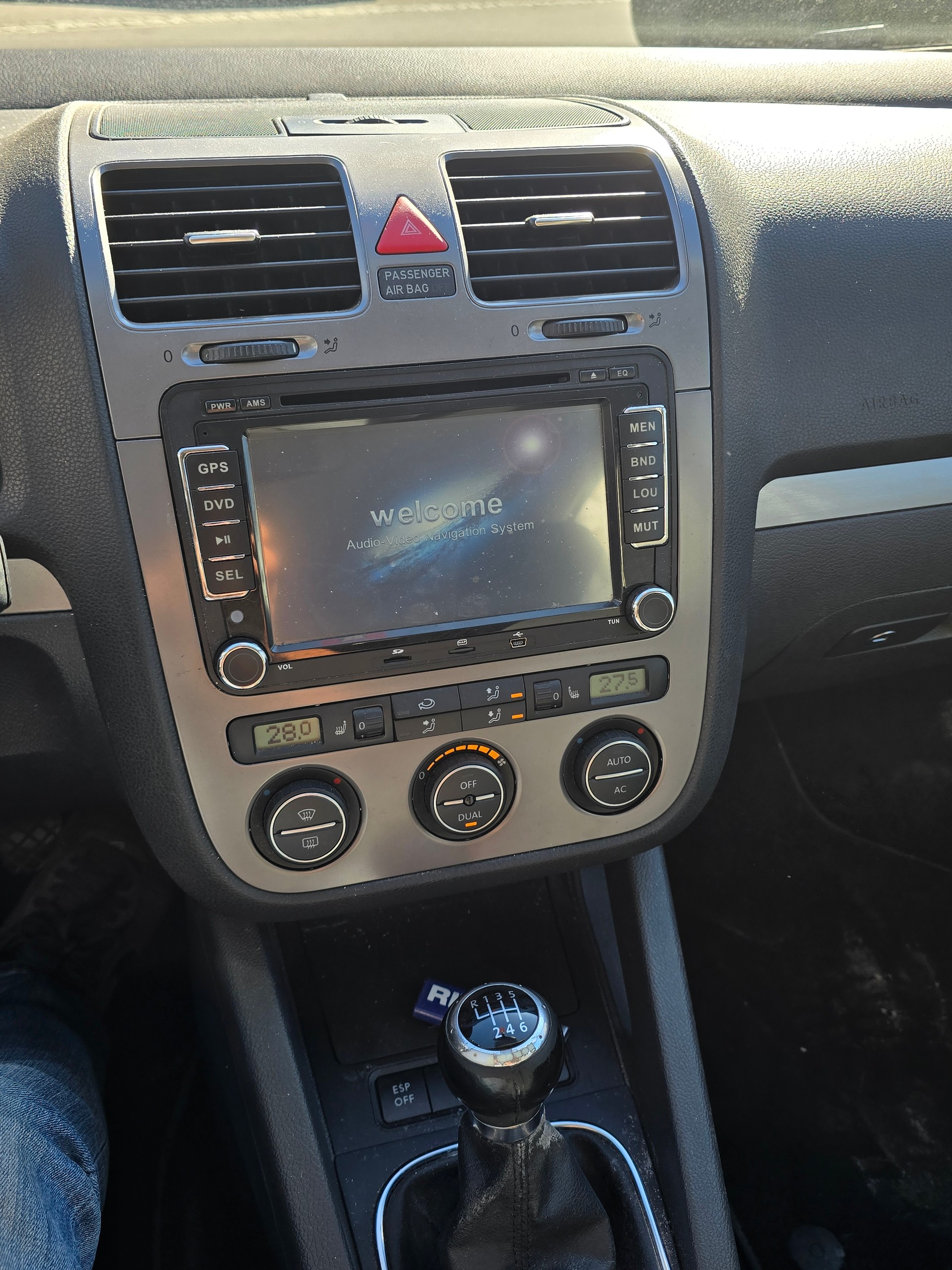 VW Golf 2.0 TDI Comfortline 4Motion-image-11
