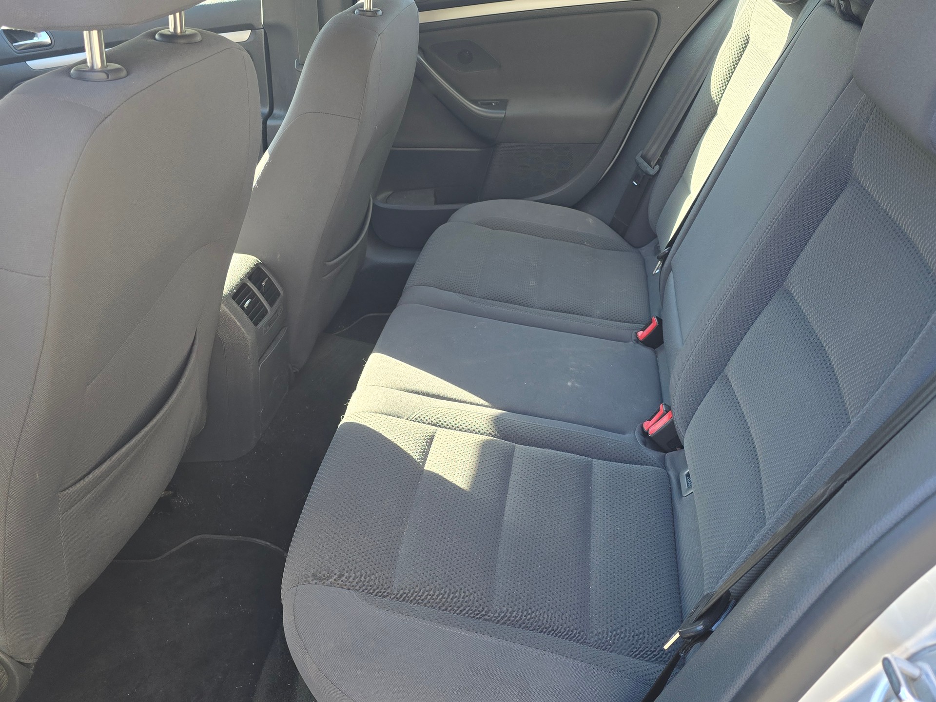 VW Golf 2.0 TDI Comfortline 4Motion-image-5