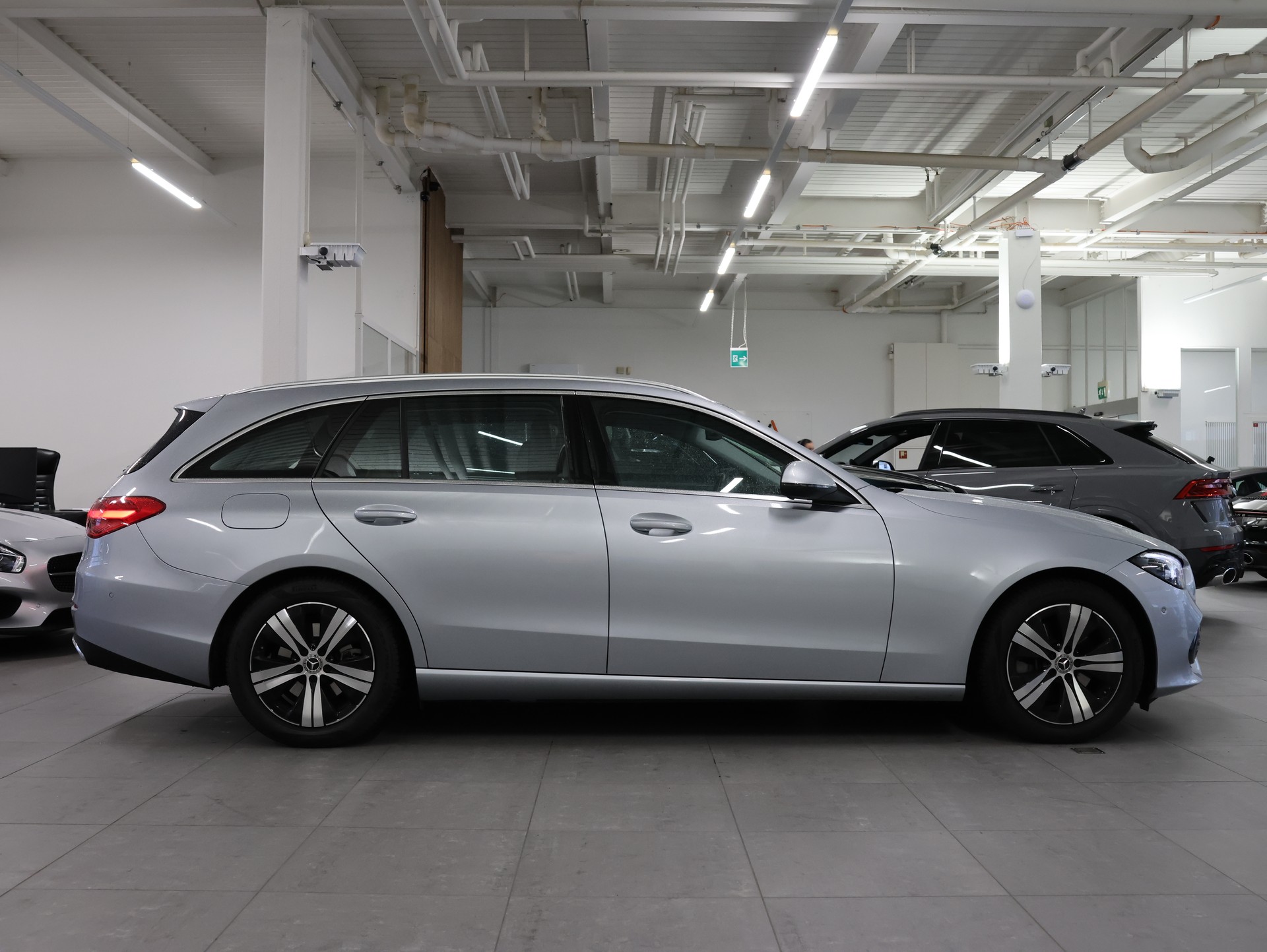 MERCEDES-BENZ C 220 d T Avantgarde *360-KAMERA*-image-9
