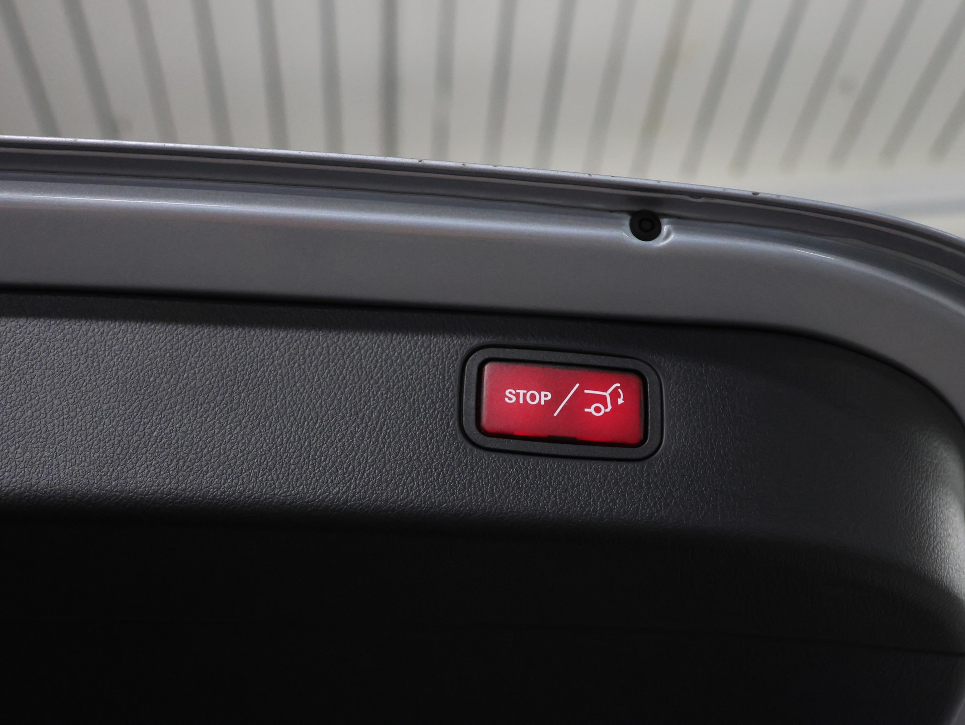 MERCEDES-BENZ C 220 d T Avantgarde *360-KAMERA*-image-34