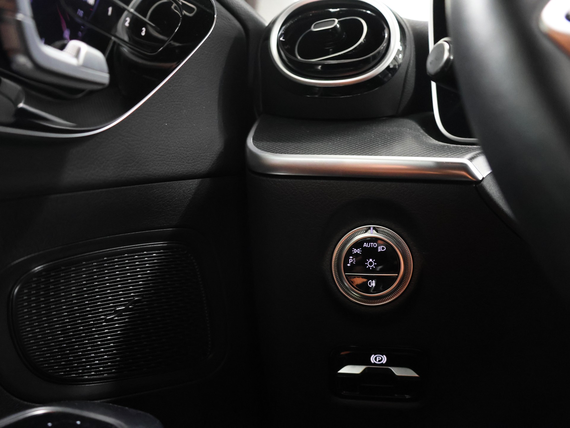 MERCEDES-BENZ C 220 d T Avantgarde *360-KAMERA*-image-19