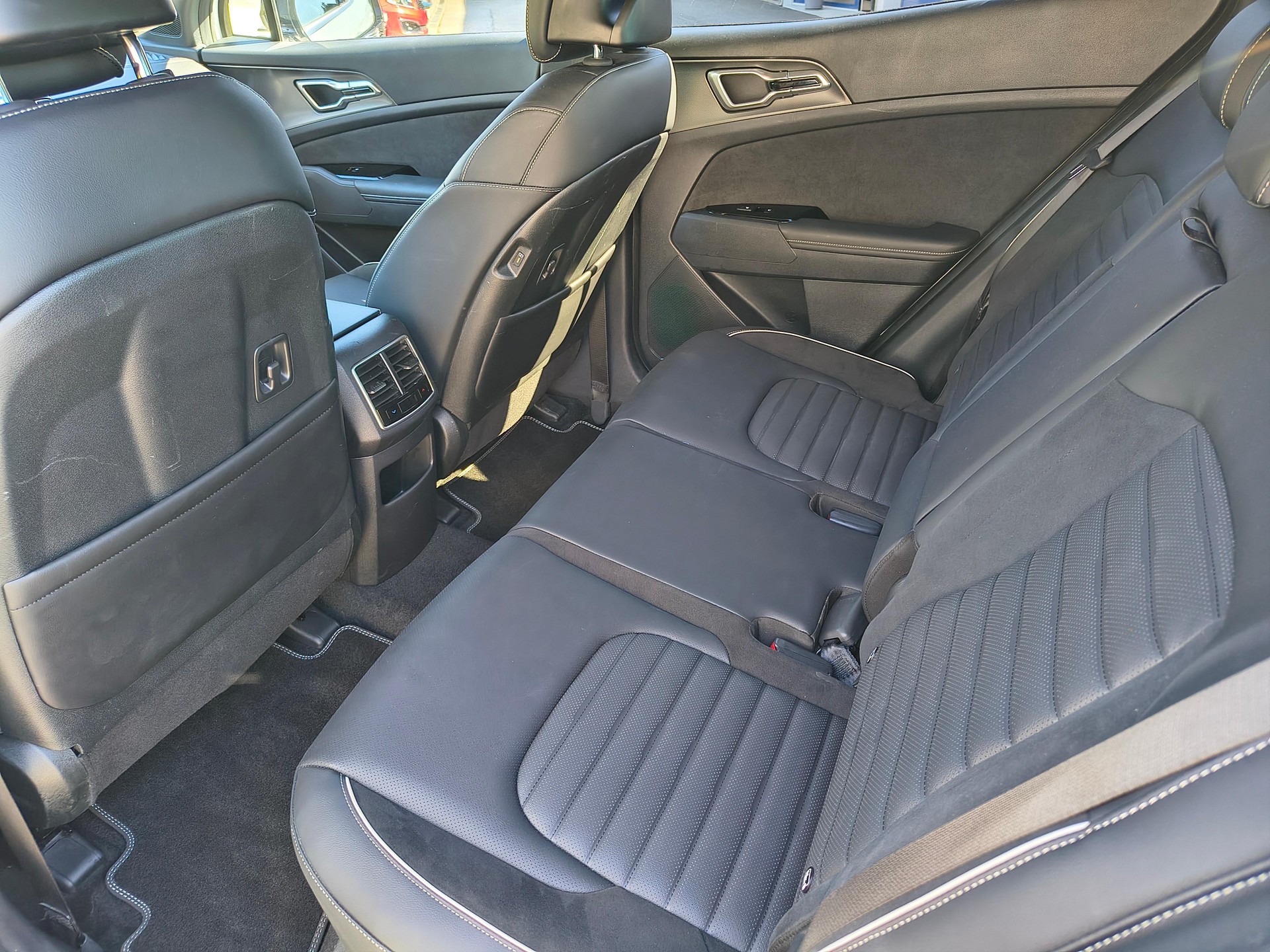 KIA Sportage 1.6 T-GDi PHEV GT-Line-image-8