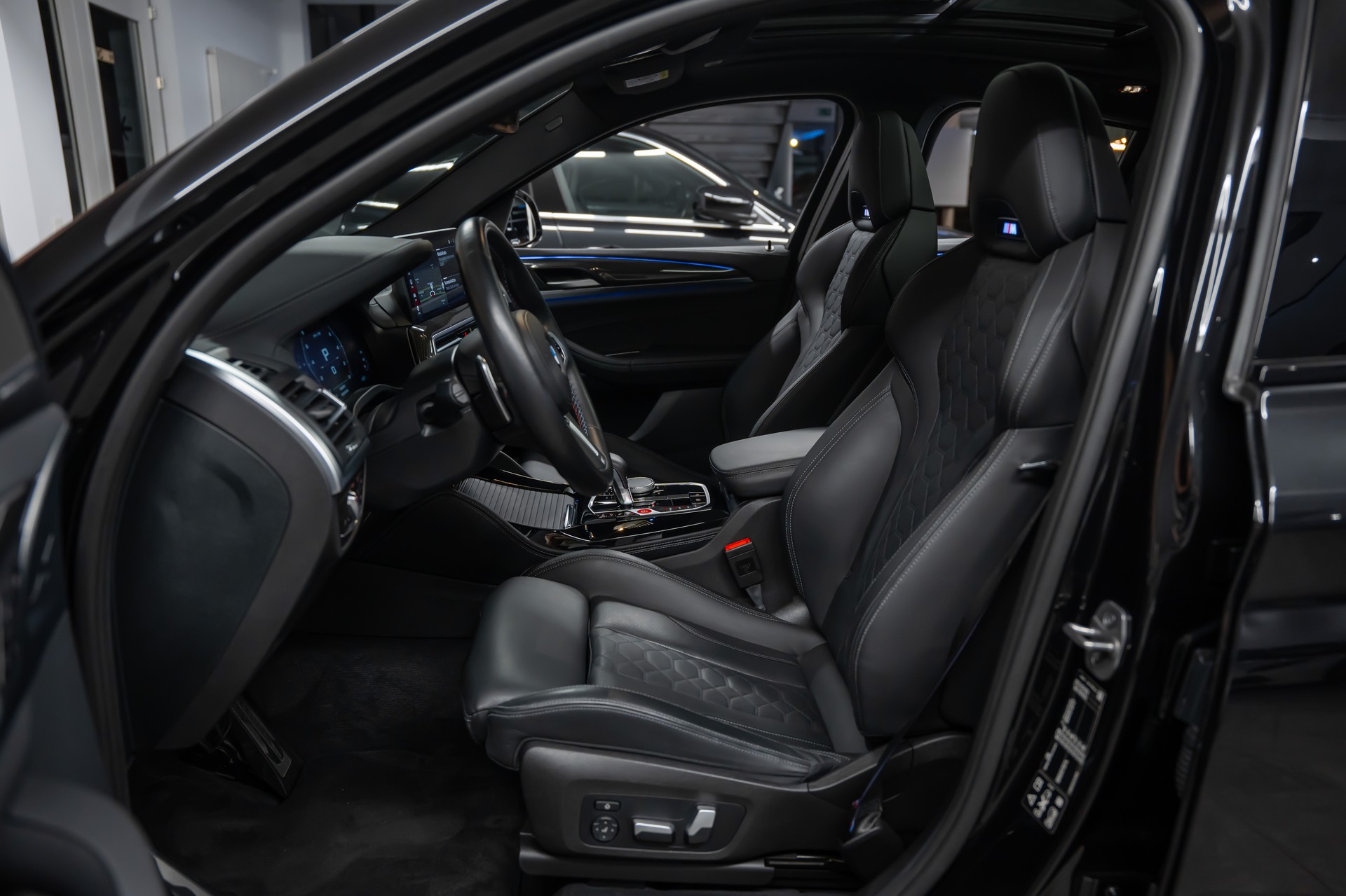 BMW X4M xDrive M Competition Steptronic *Facelift*M-Performance*Carbon*Panorama*-image-13