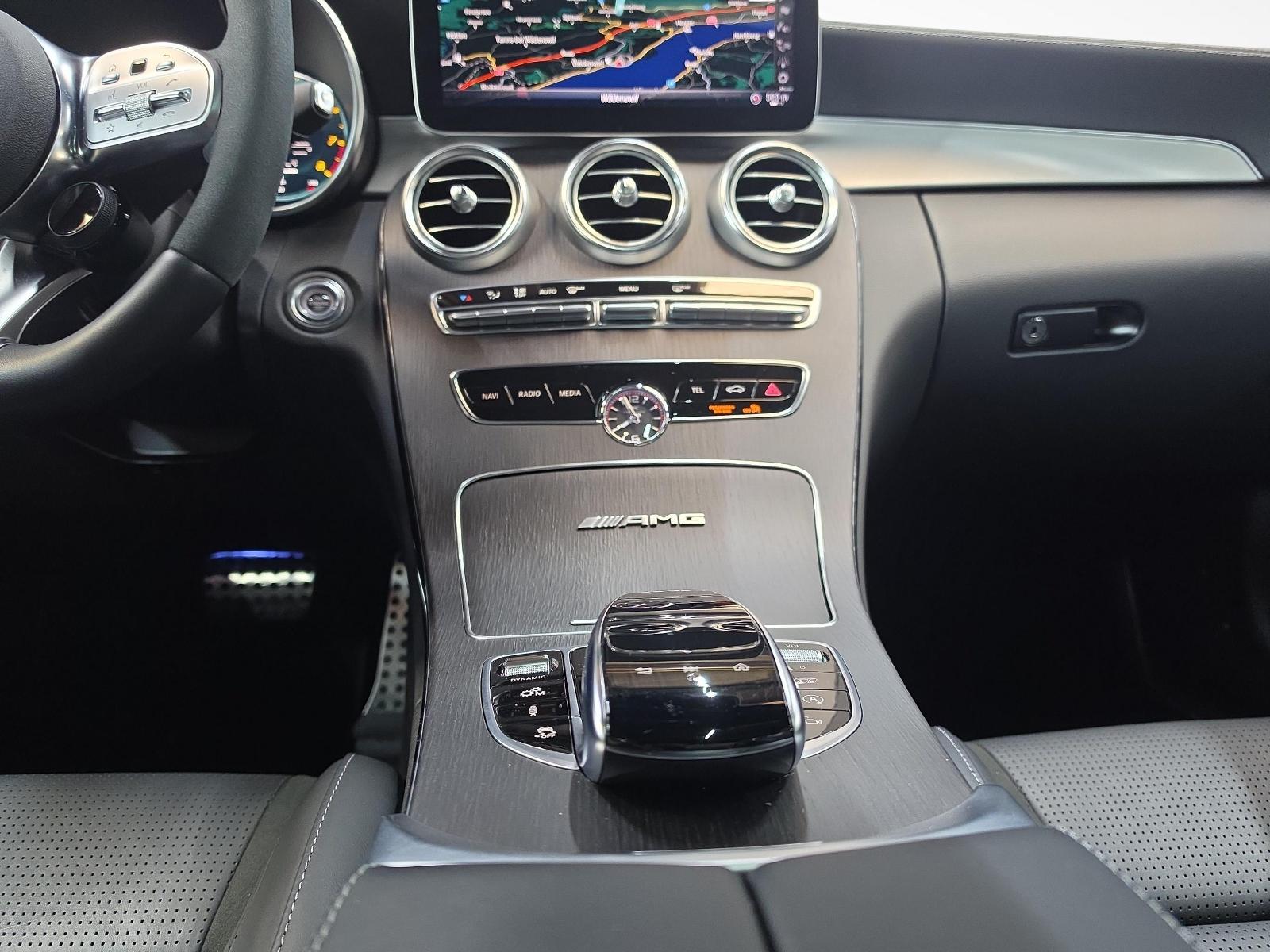 MERCEDES-BENZ C 63 S AMG Coupé-image-10