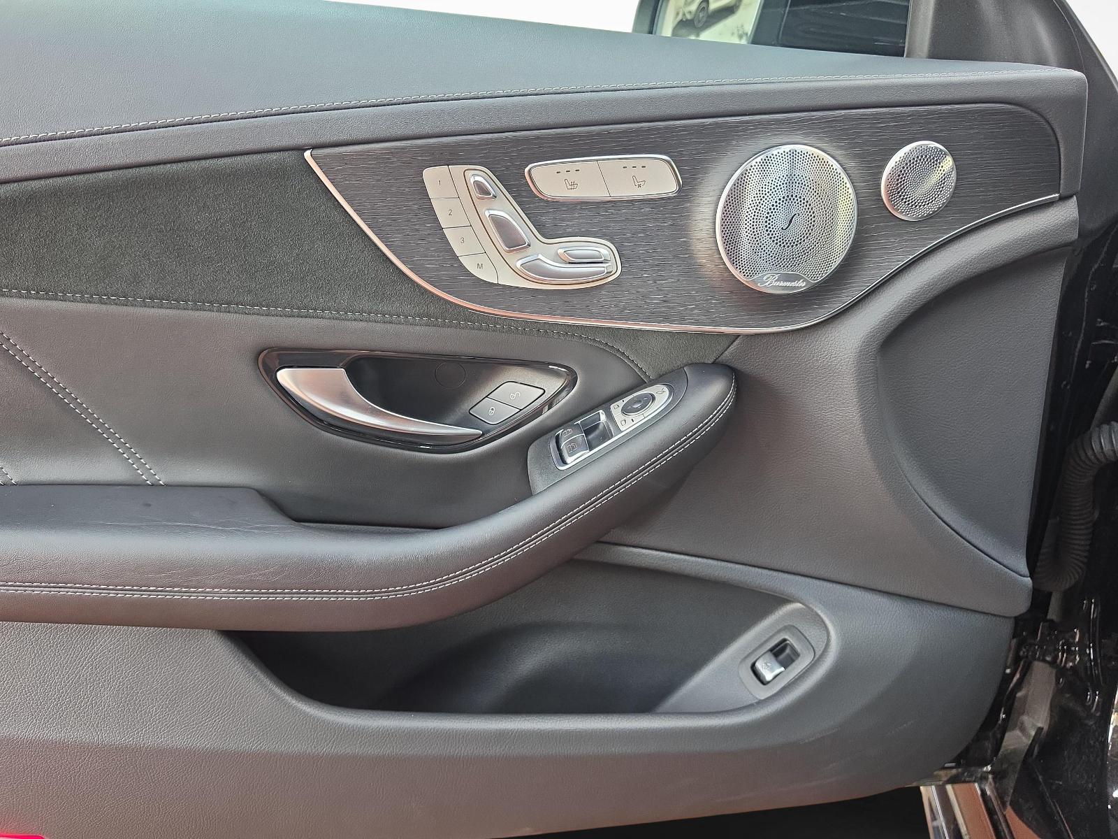 MERCEDES-BENZ C 63 S AMG Coupé-image-9