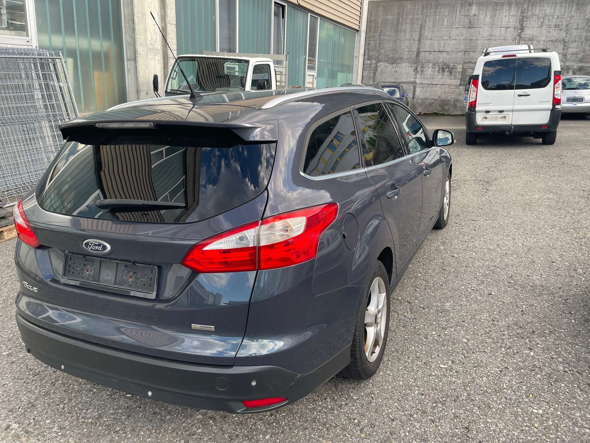FORD Focus 1.0 SCTi Titanium-image-3
