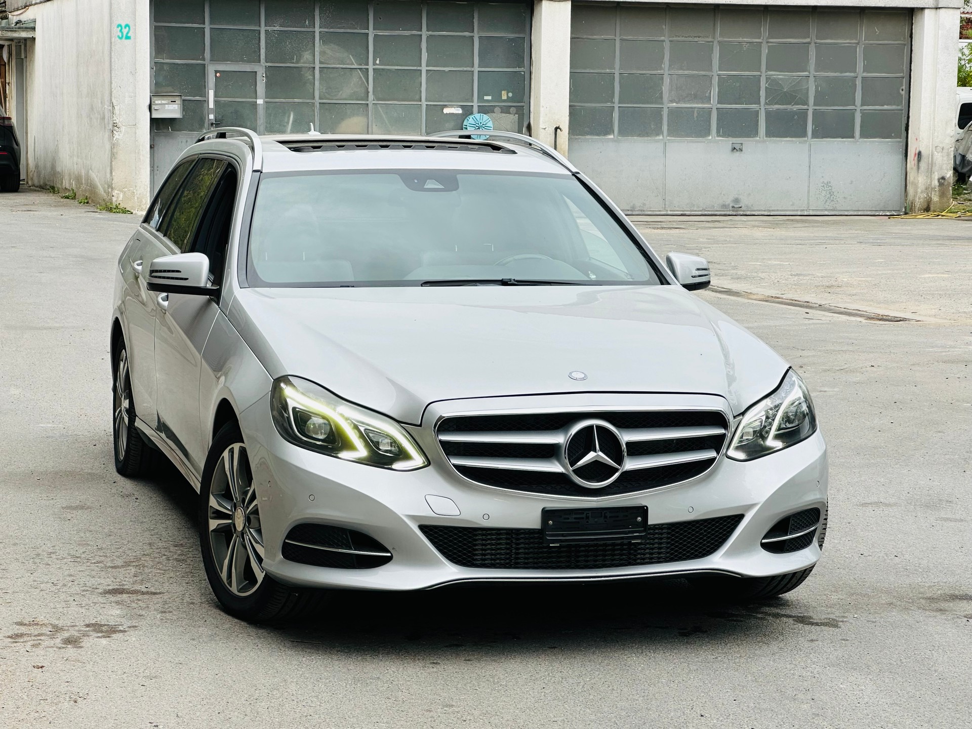 MERCEDES-BENZ E 220 CDI 7G-Tronic-image-1