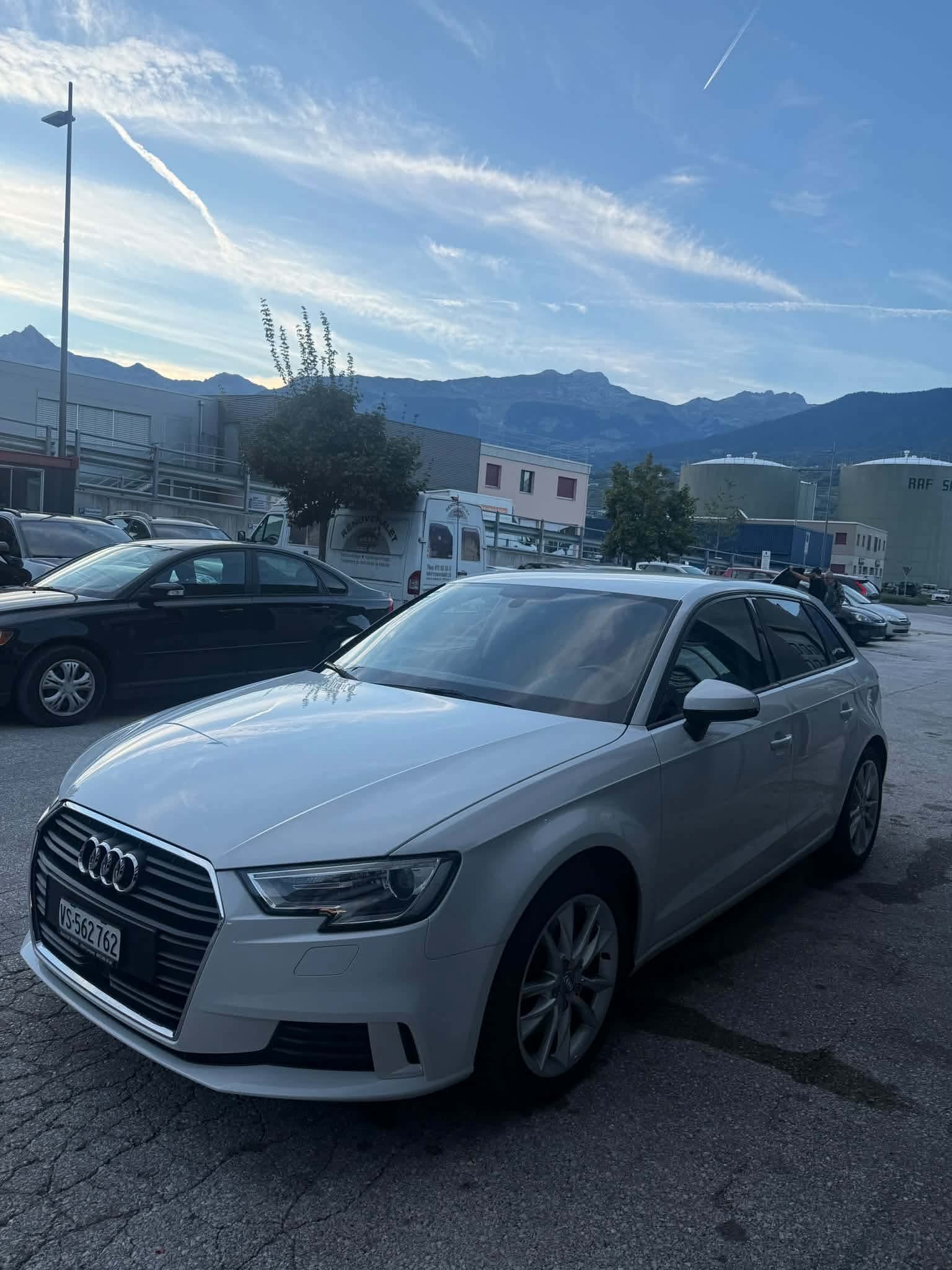 AUDI A3 Sportback 2.0 TDI Sport S-tronic quattro-image-2