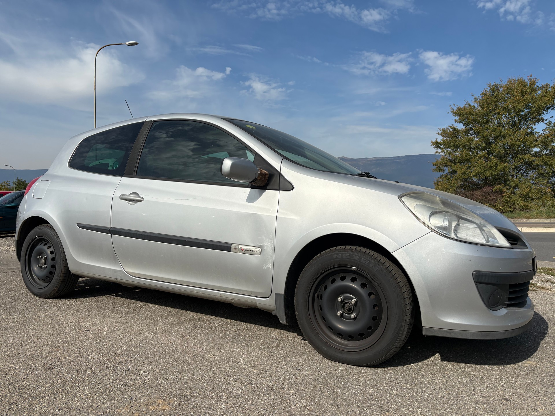 RENAULT Clio 1.2 16V Rip Curl-image-1