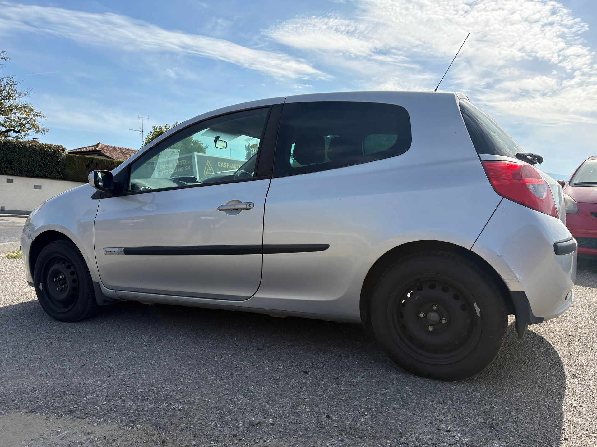 RENAULT Clio 1.2 16V Rip Curl-image-3