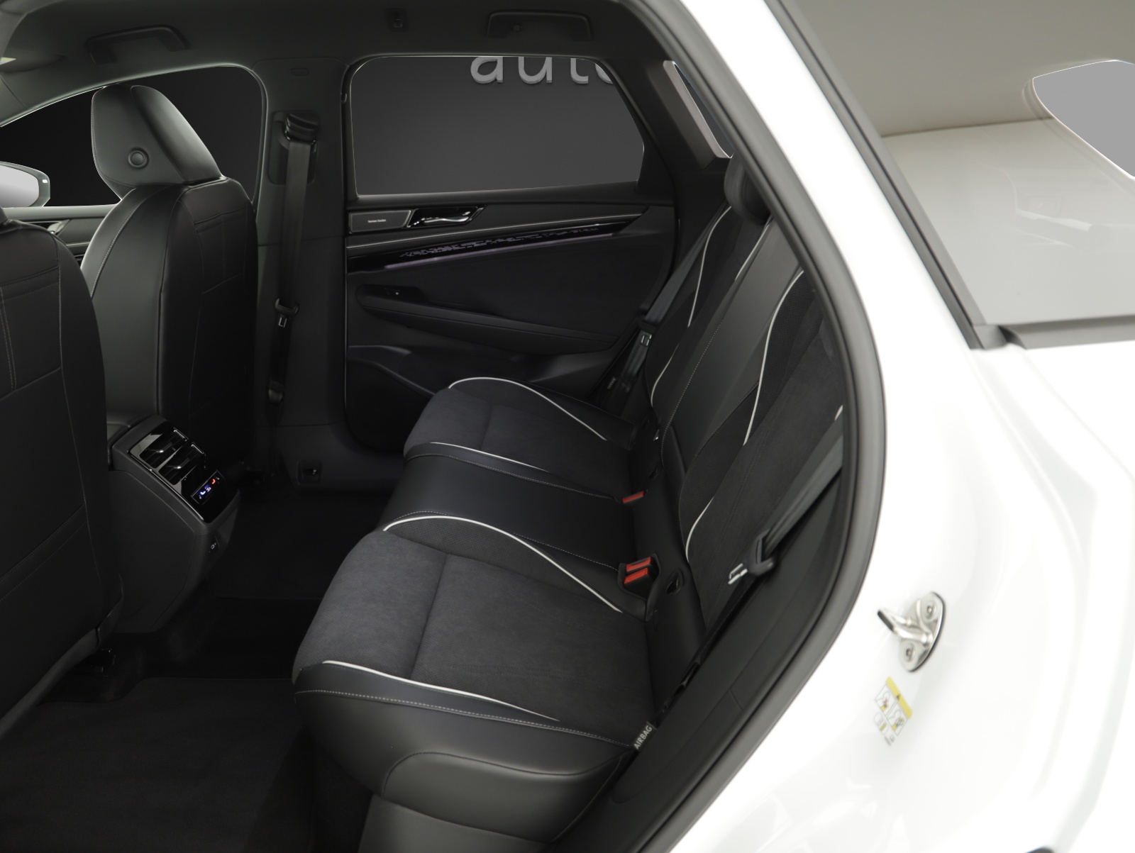 VW ID.7 Tourer Pro 77 kWh Business-image-9