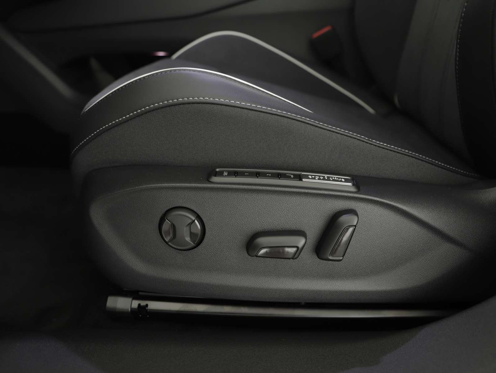 VW ID.7 Tourer Pro 77 kWh Business-image-13