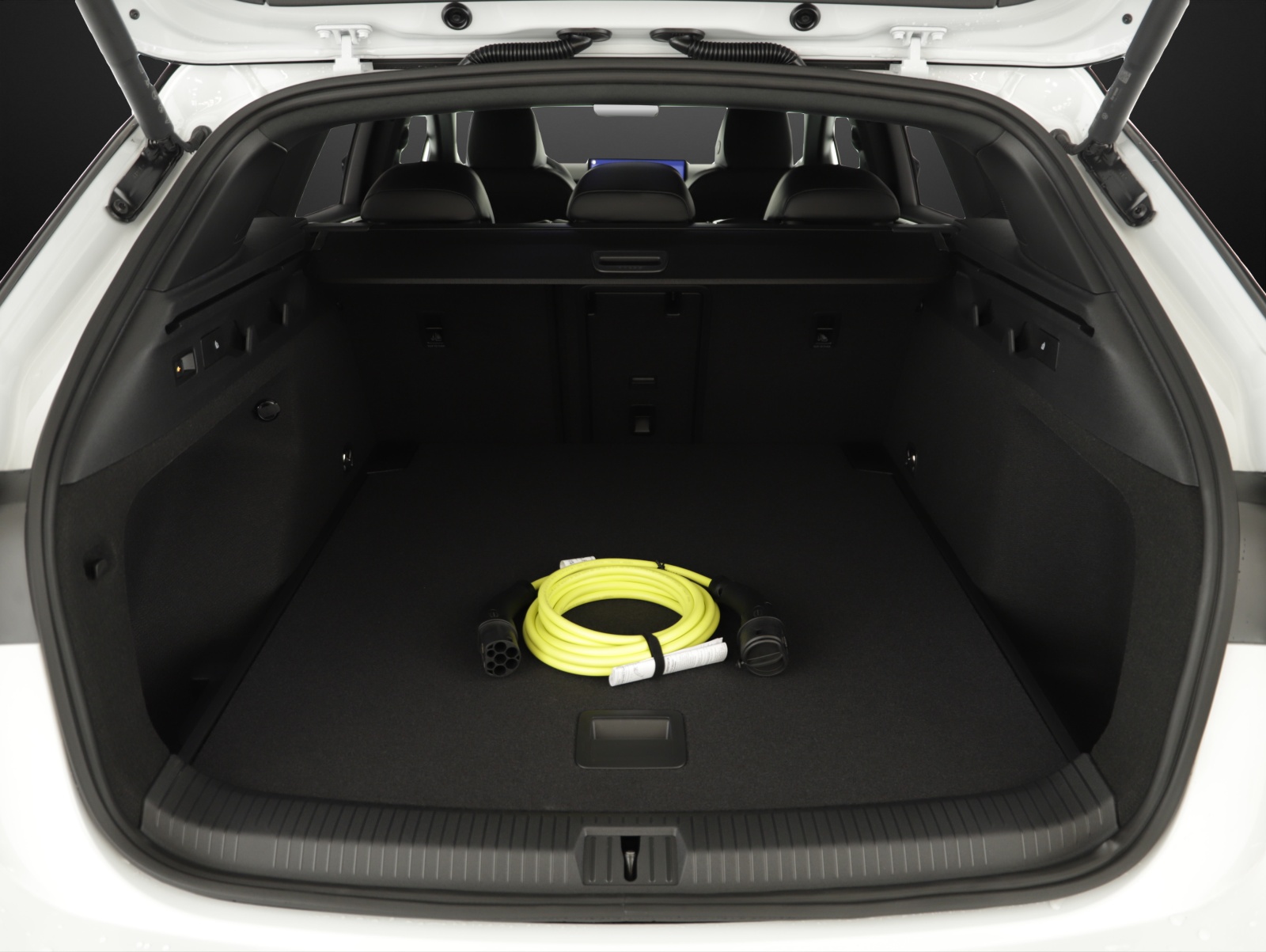 VW ID.7 Tourer Pro 77 kWh Business-image-12