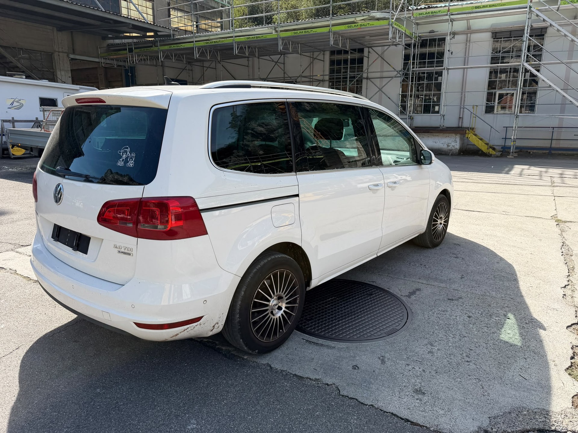 VW Sharan 2.0 TDI BMT 65th Edition DSG-image-1