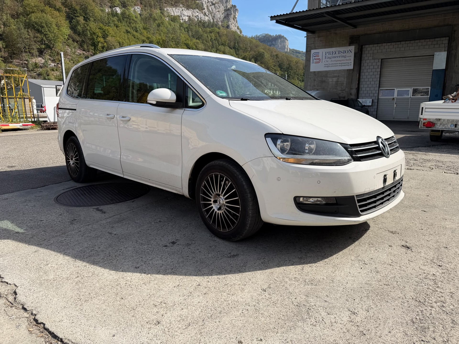 VW Sharan 2.0 TDI BMT 65th Edition DSG-image-2