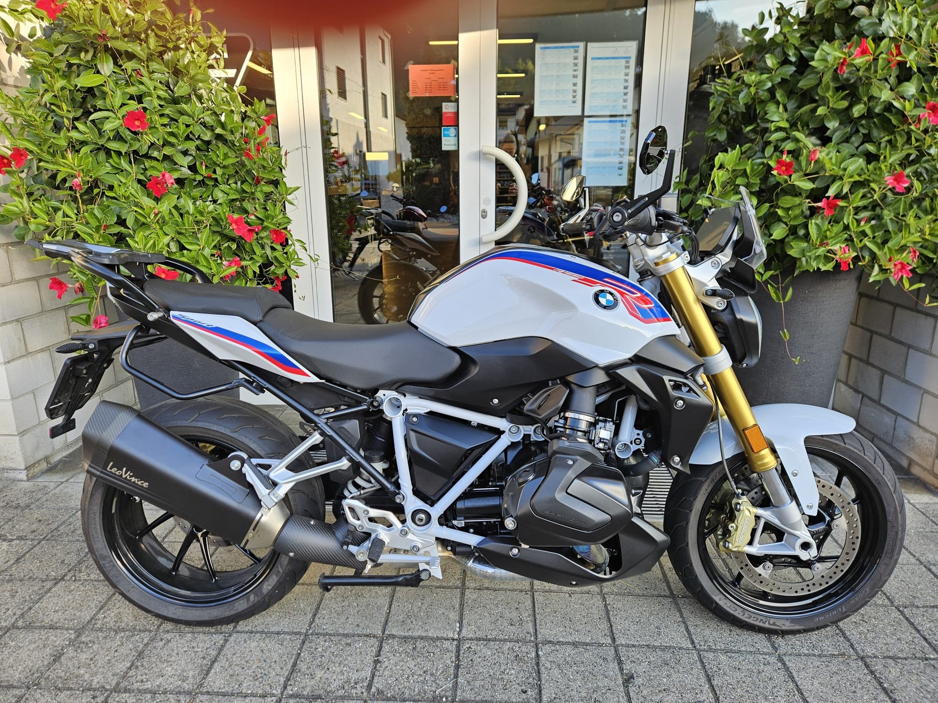 BMW R 1250 R-showroom-element-1