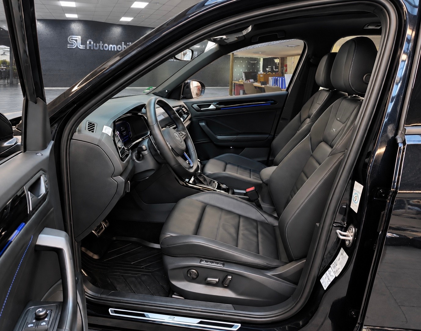 VW T-Roc 2.0 TSI R DSG 4Motion / Vollausstattung / Panorama / Leasing ab 399.--image-1