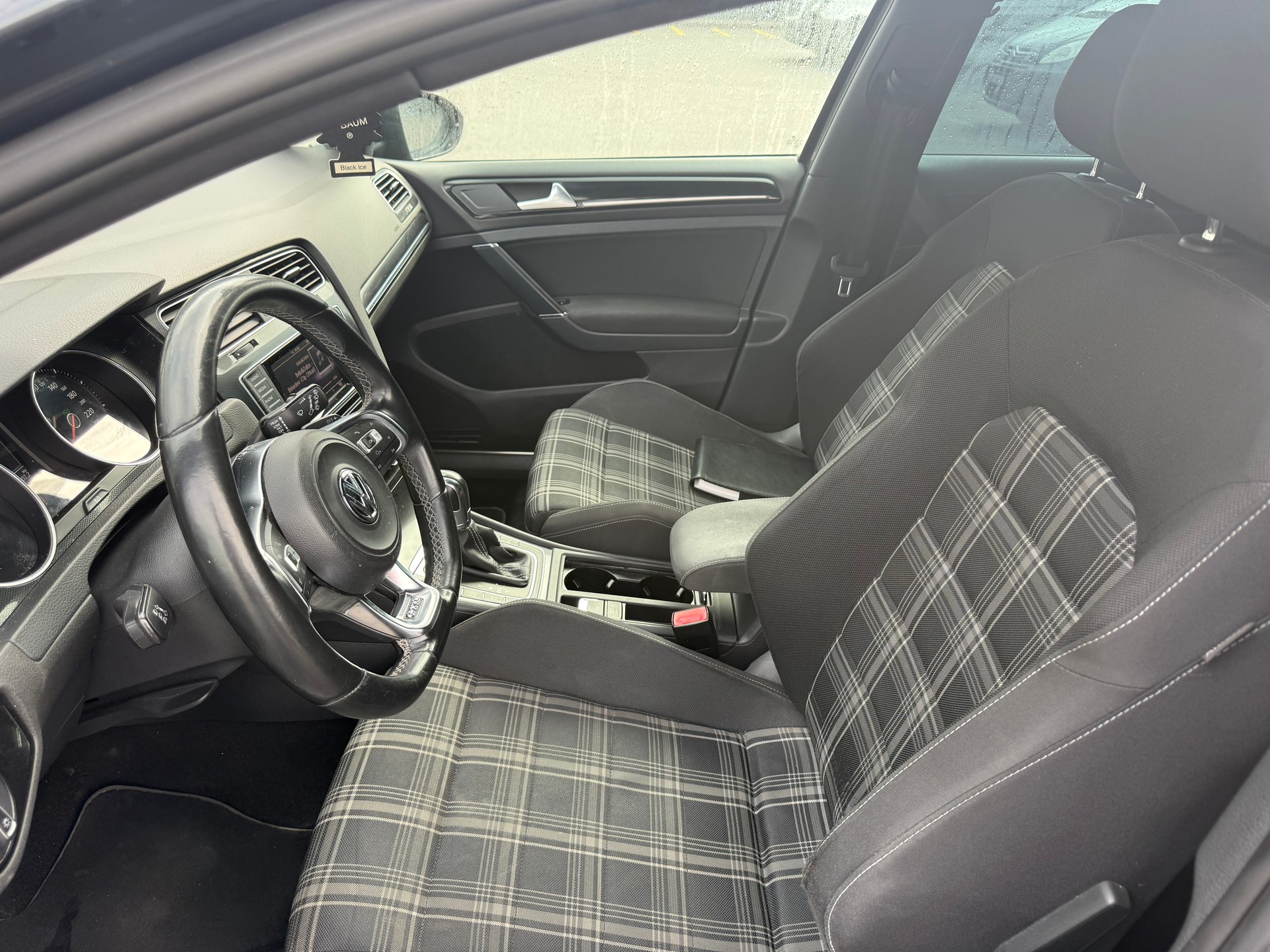 VW Golf 2.0 TDI GTD DSG-image-11