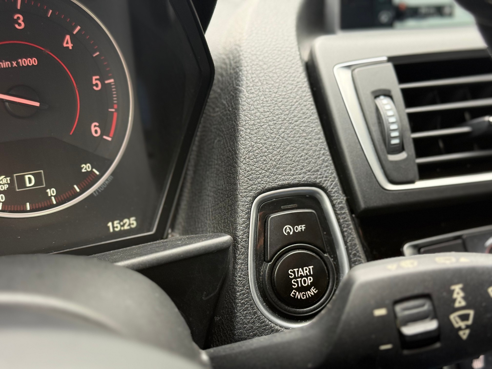 BMW 120d xDrive Sport Line Steptronic-image-14