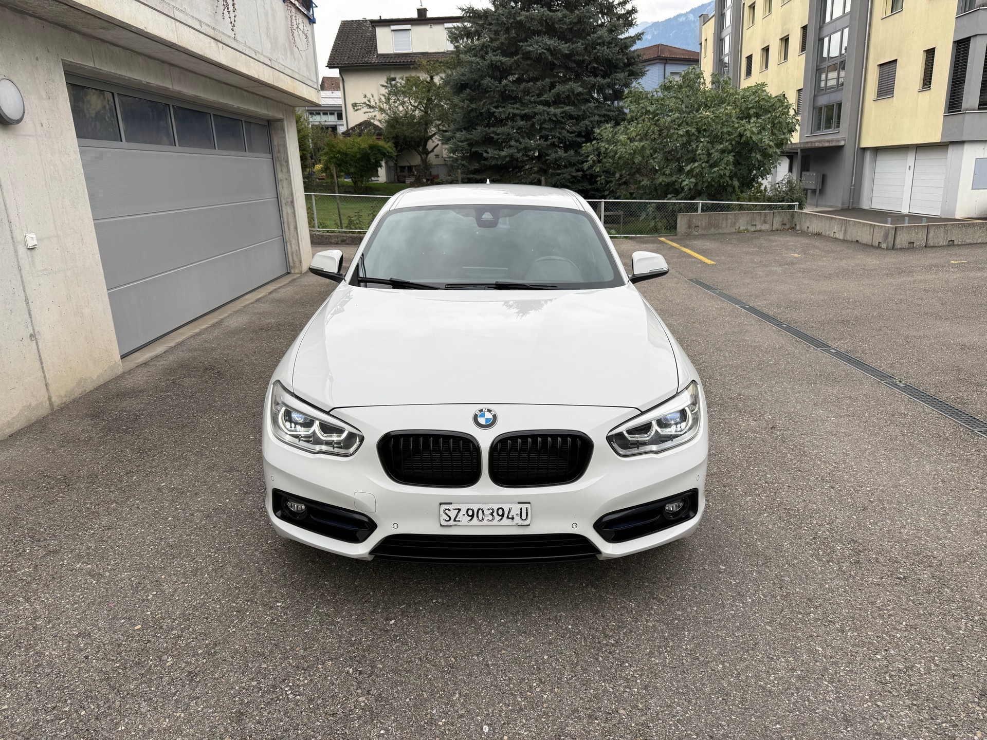 BMW 120d xDrive Sport Line Steptronic-image-1