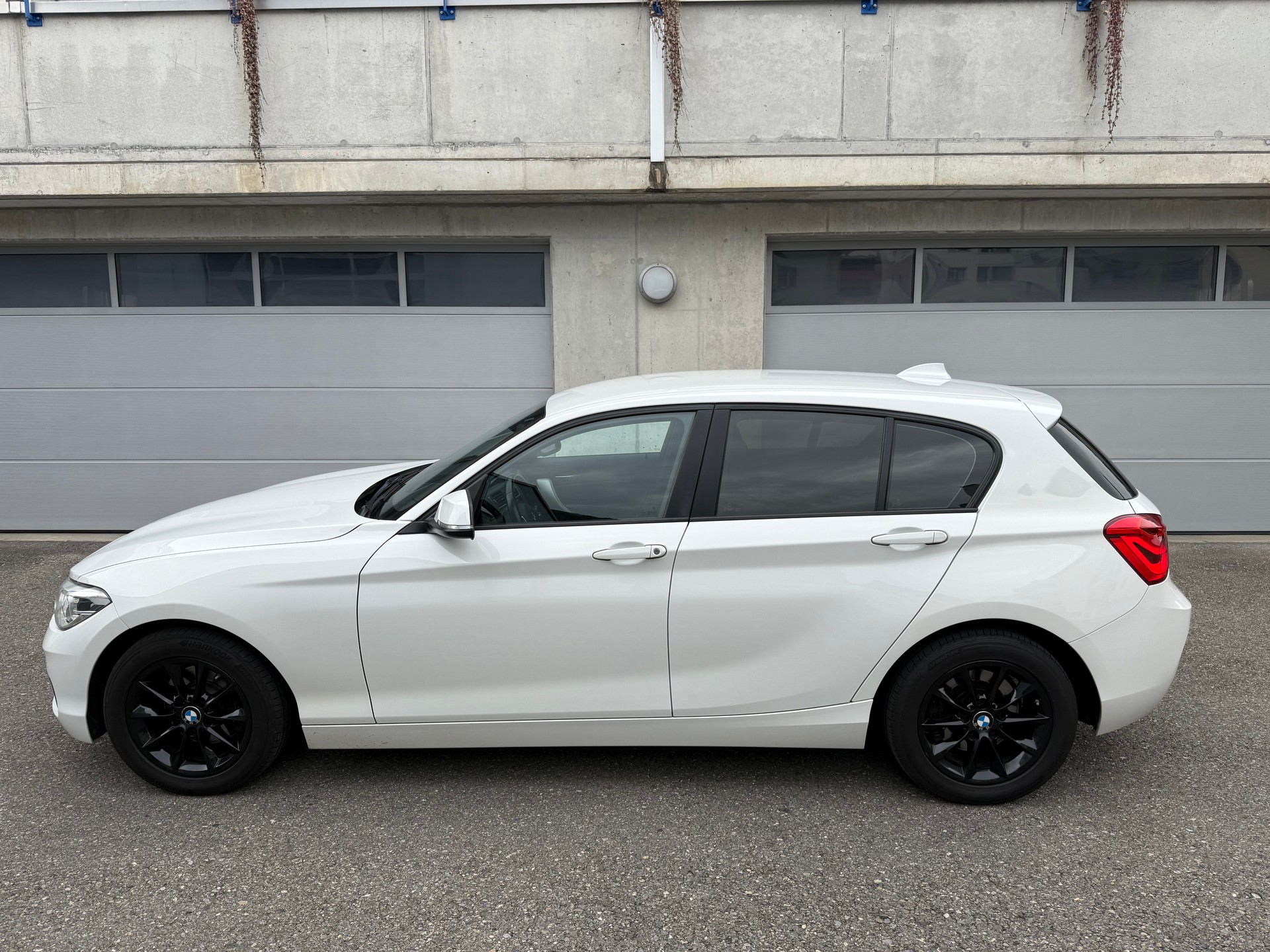 BMW 120d xDrive Sport Line Steptronic-image-6