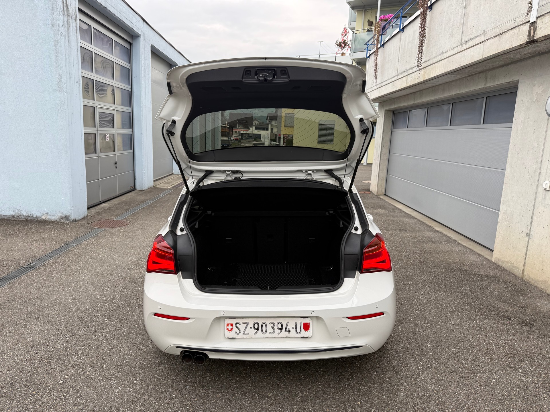 BMW 120d xDrive Sport Line Steptronic-image-25
