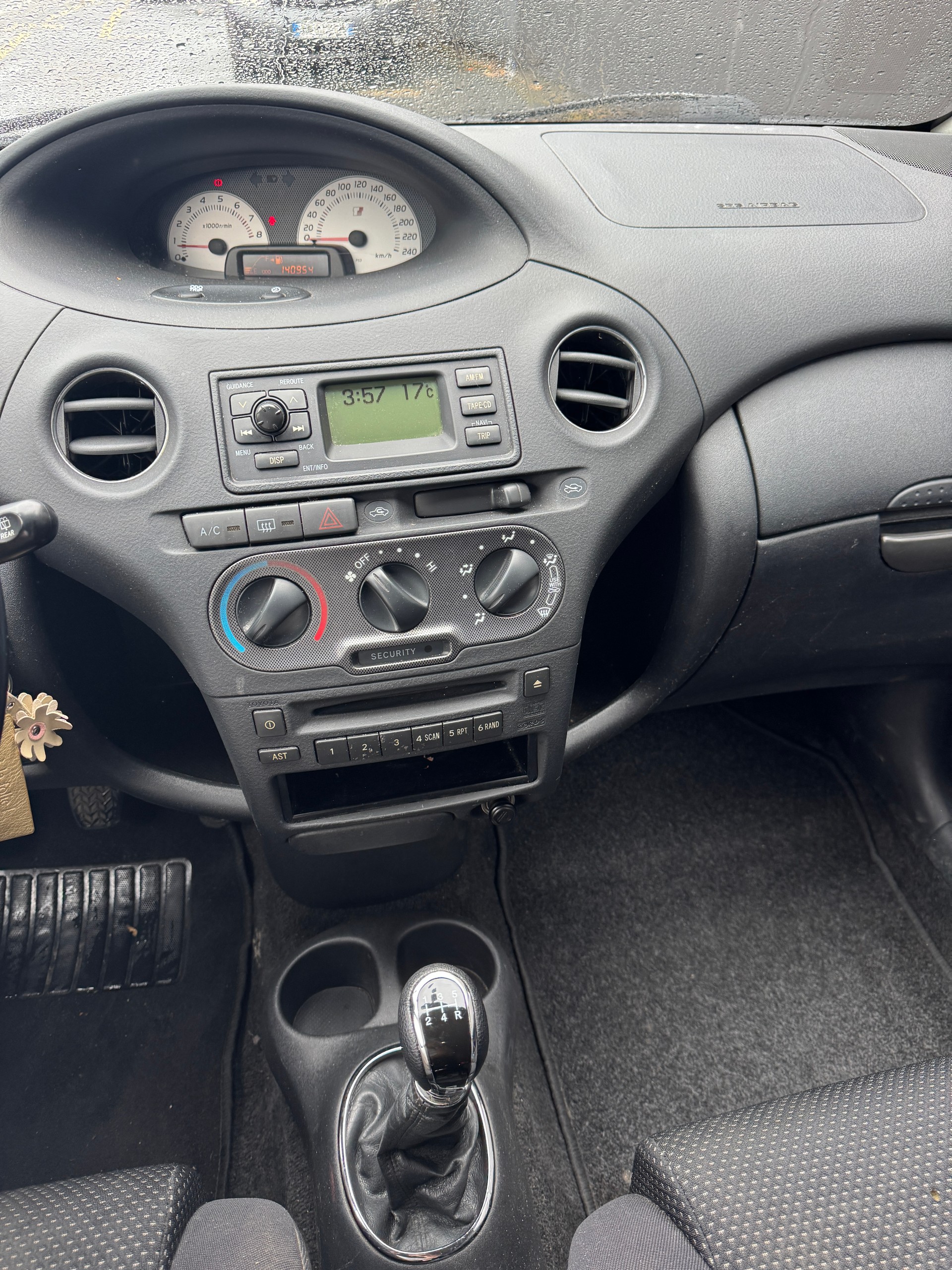 TOYOTA Yaris 1.5 TS-image-6