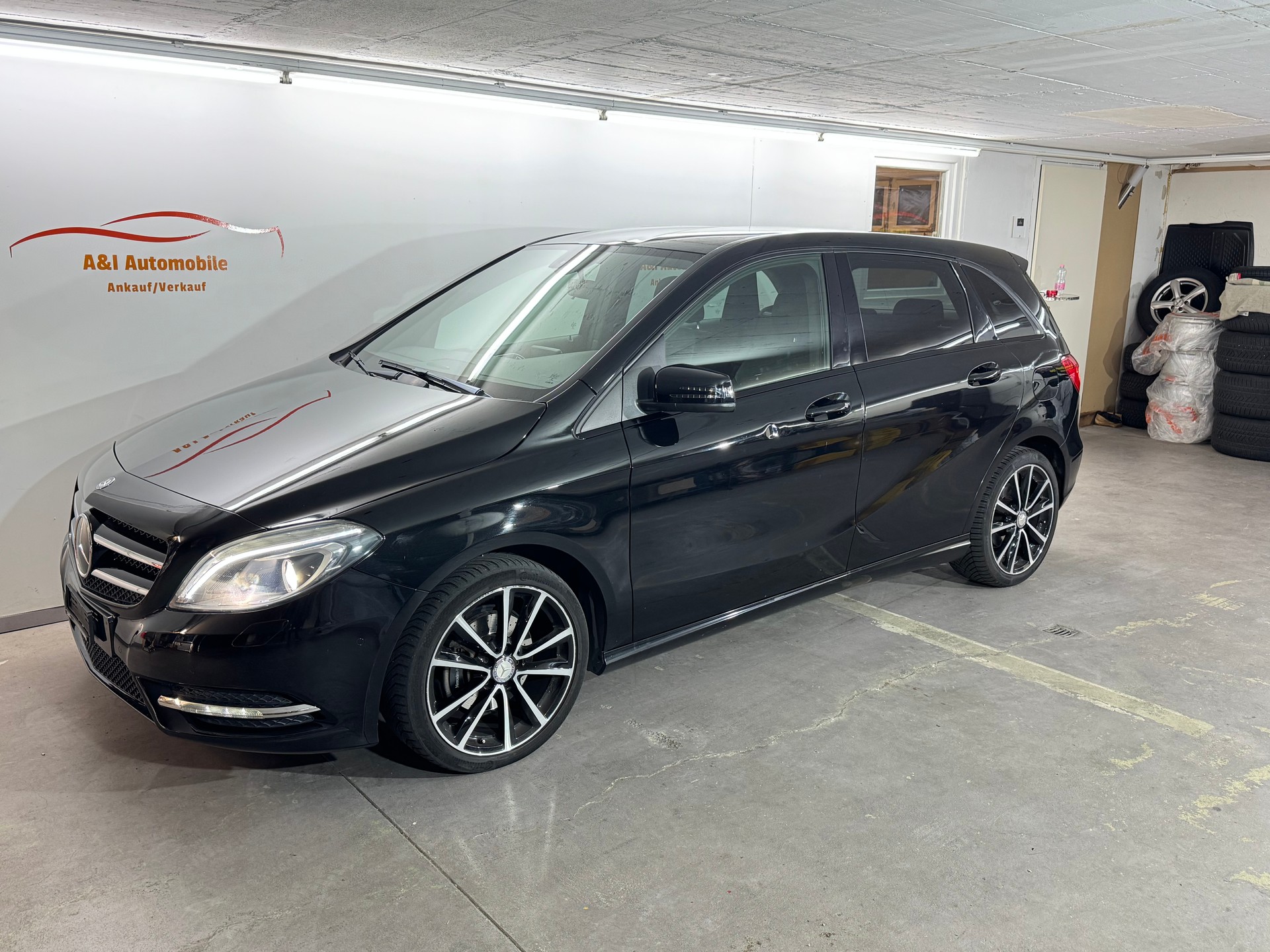 MERCEDES-BENZ B 180 7G-DCT-image-0