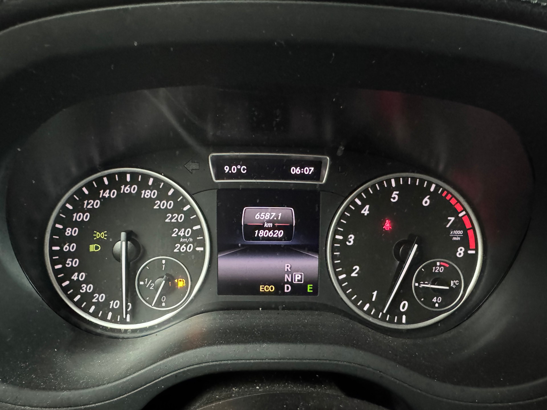 MERCEDES-BENZ B 180 7G-DCT-image-13