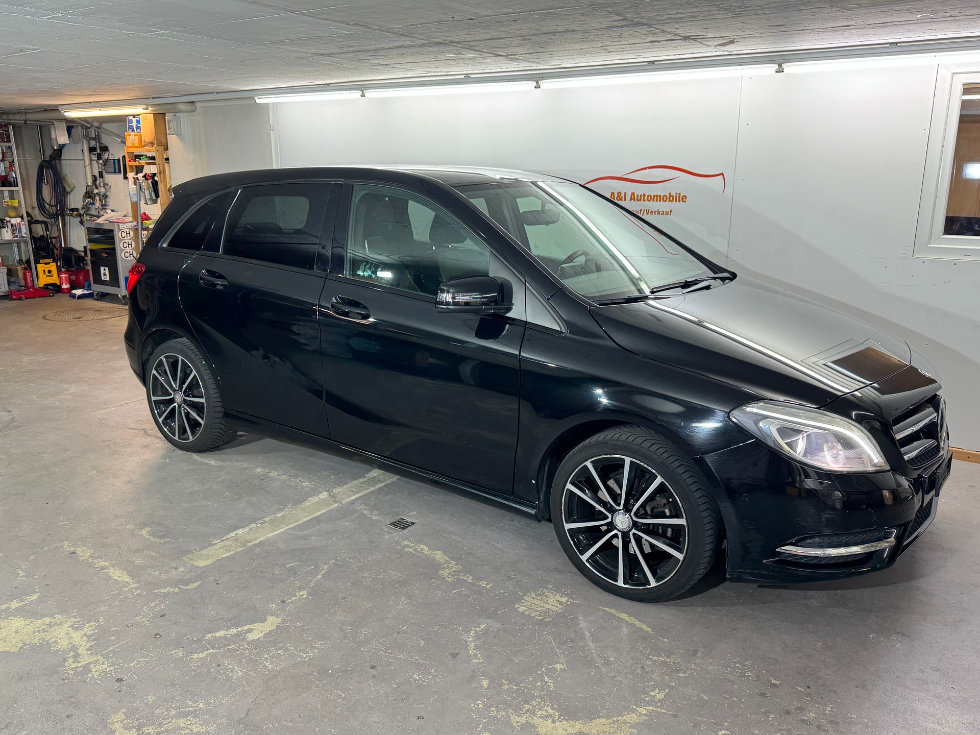 MERCEDES-BENZ B 180 7G-DCT-image-1