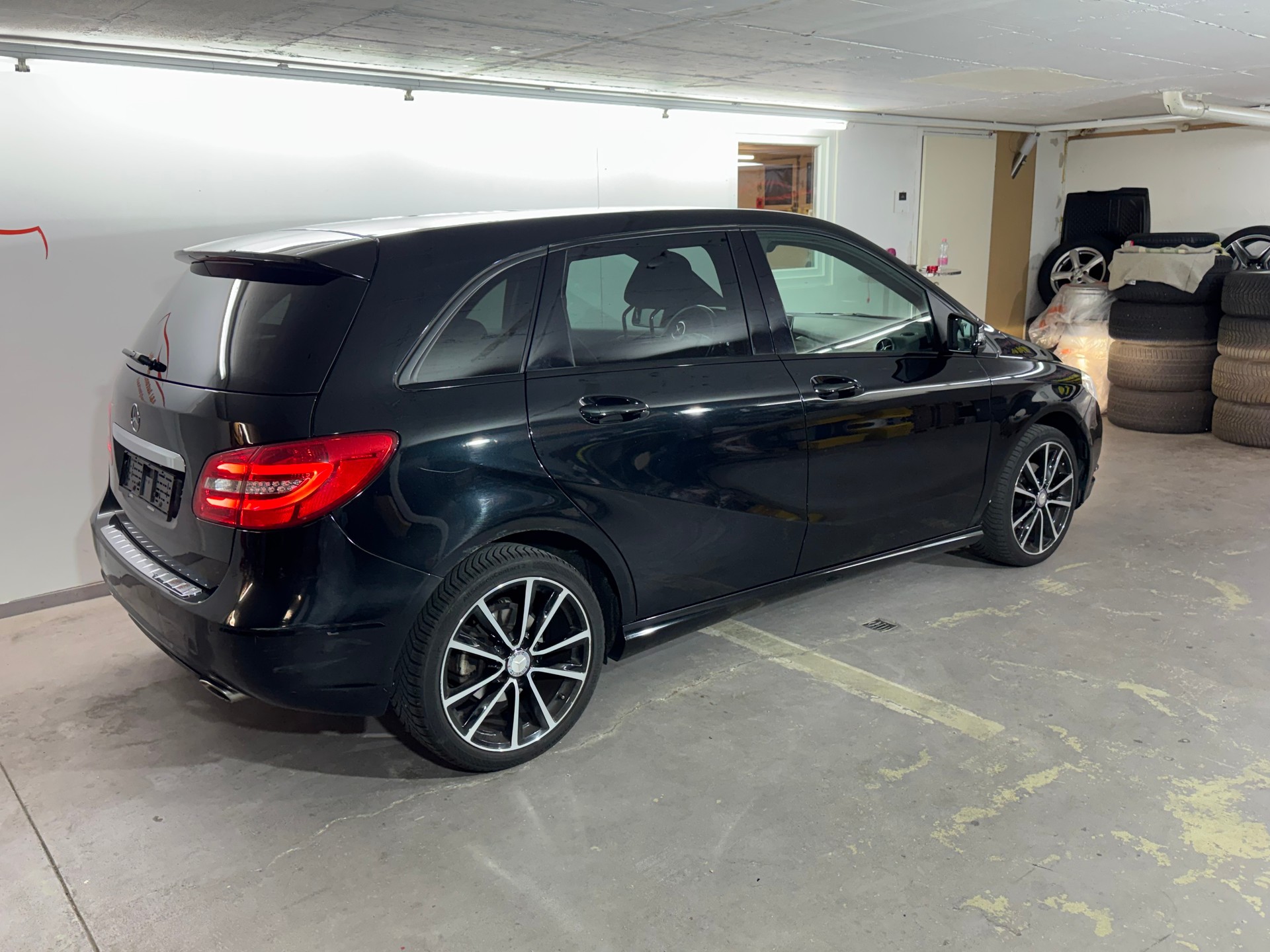 MERCEDES-BENZ B 180 7G-DCT-image-2
