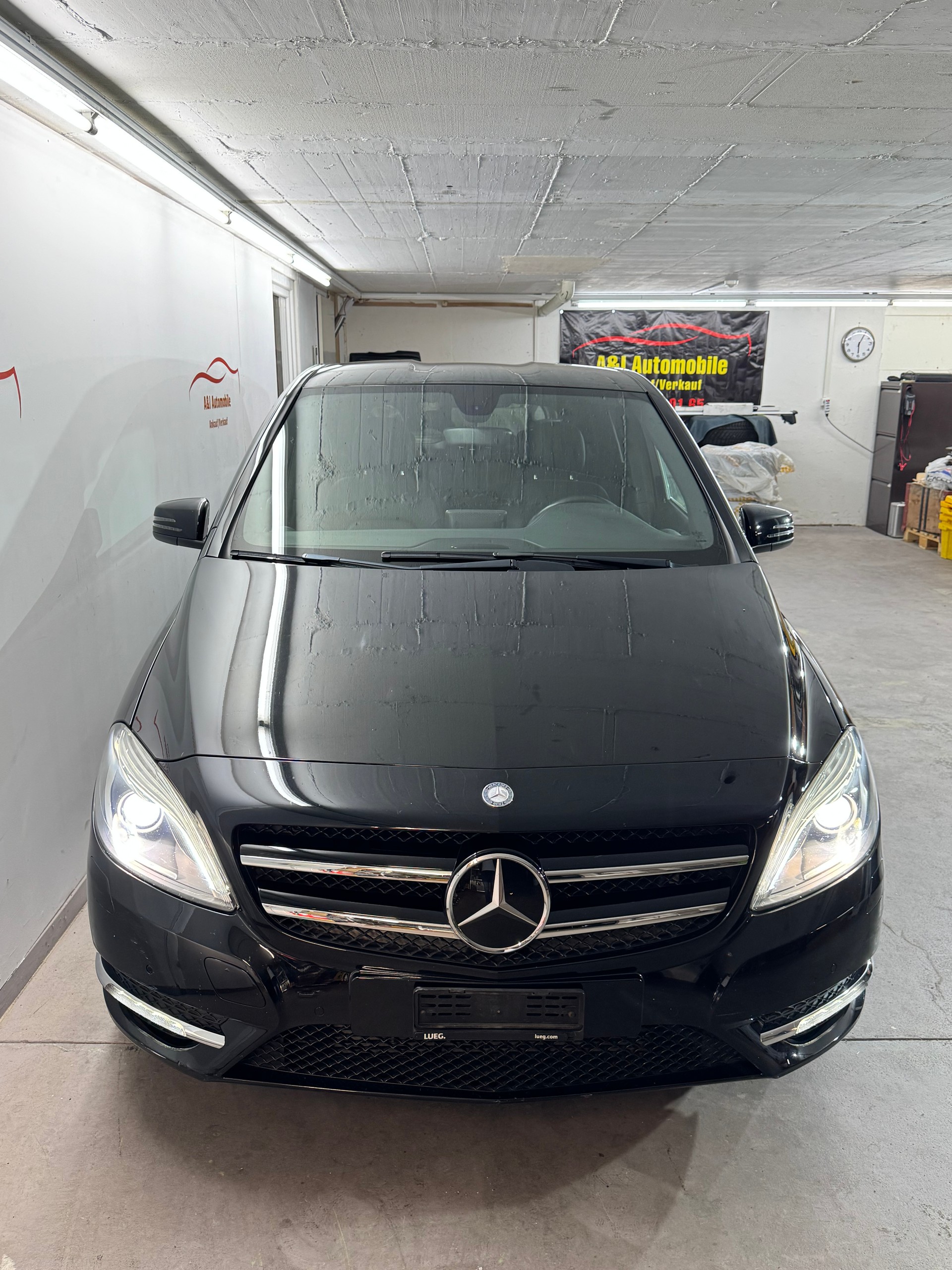 MERCEDES-BENZ B 180 7G-DCT-image-4