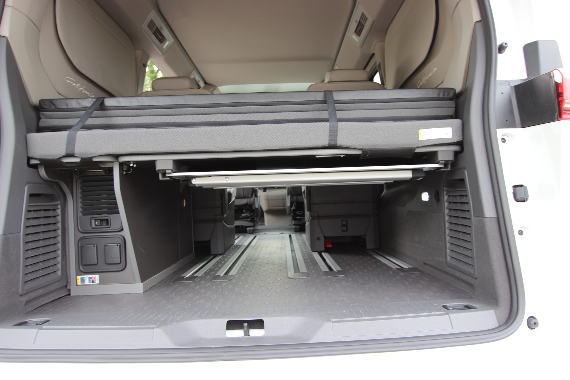 VW California eHybrid Beach Tour Liberty 4Motion 245PS-image-10