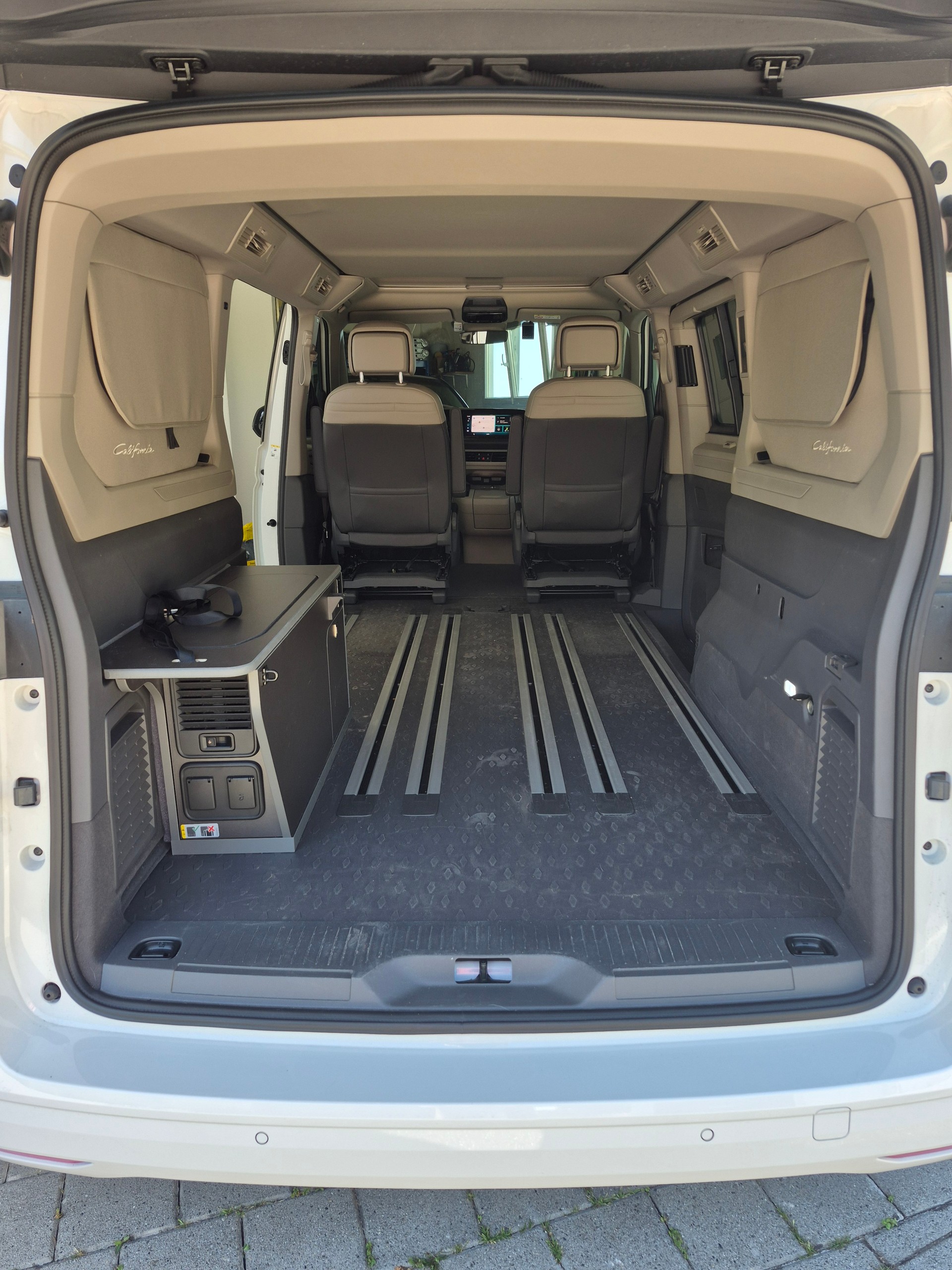 VW California eHybrid Beach Tour Liberty 4Motion 245PS-image-19