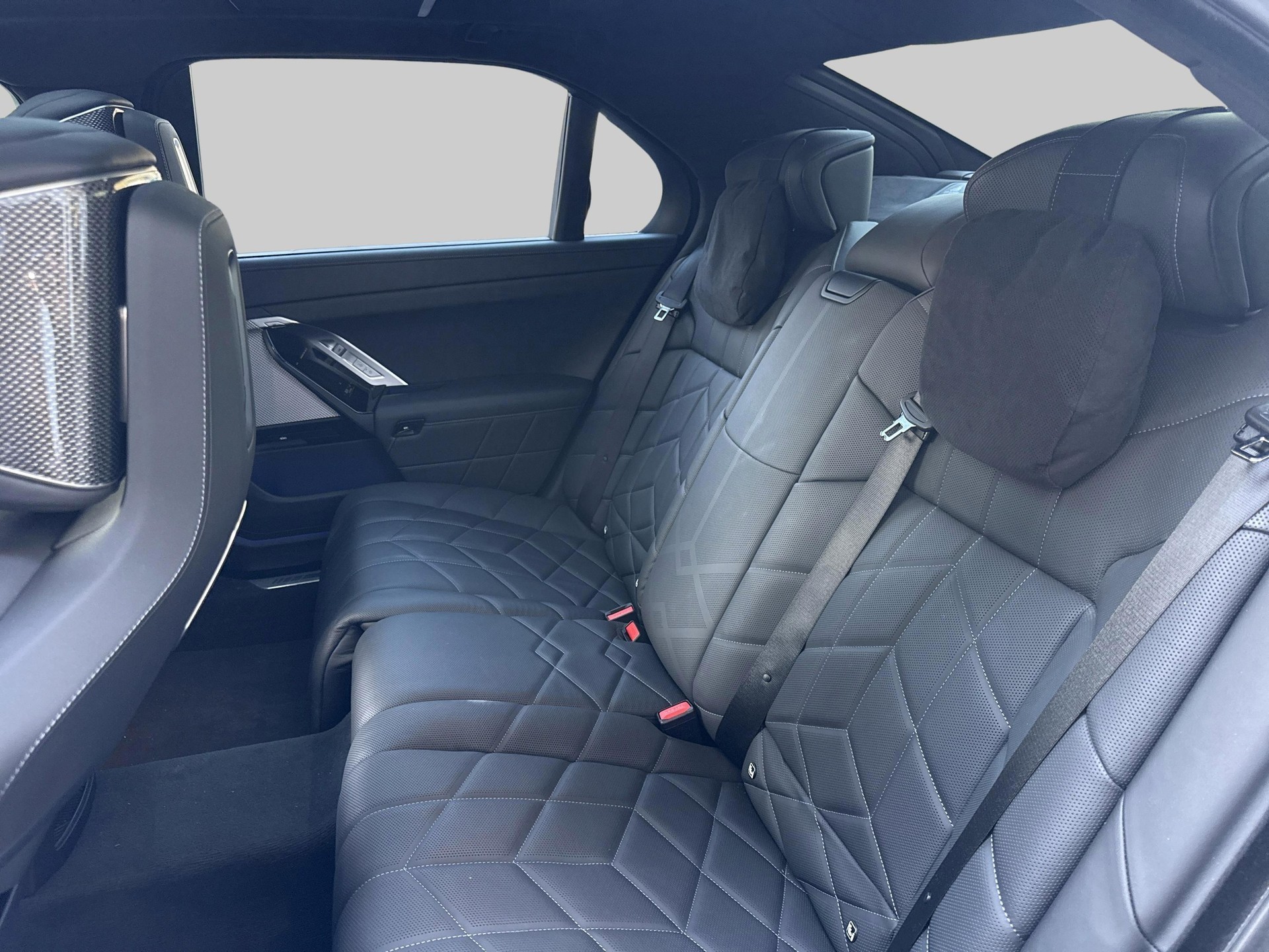 BMW i7 xDrive 60 M Sport Pro-image-17