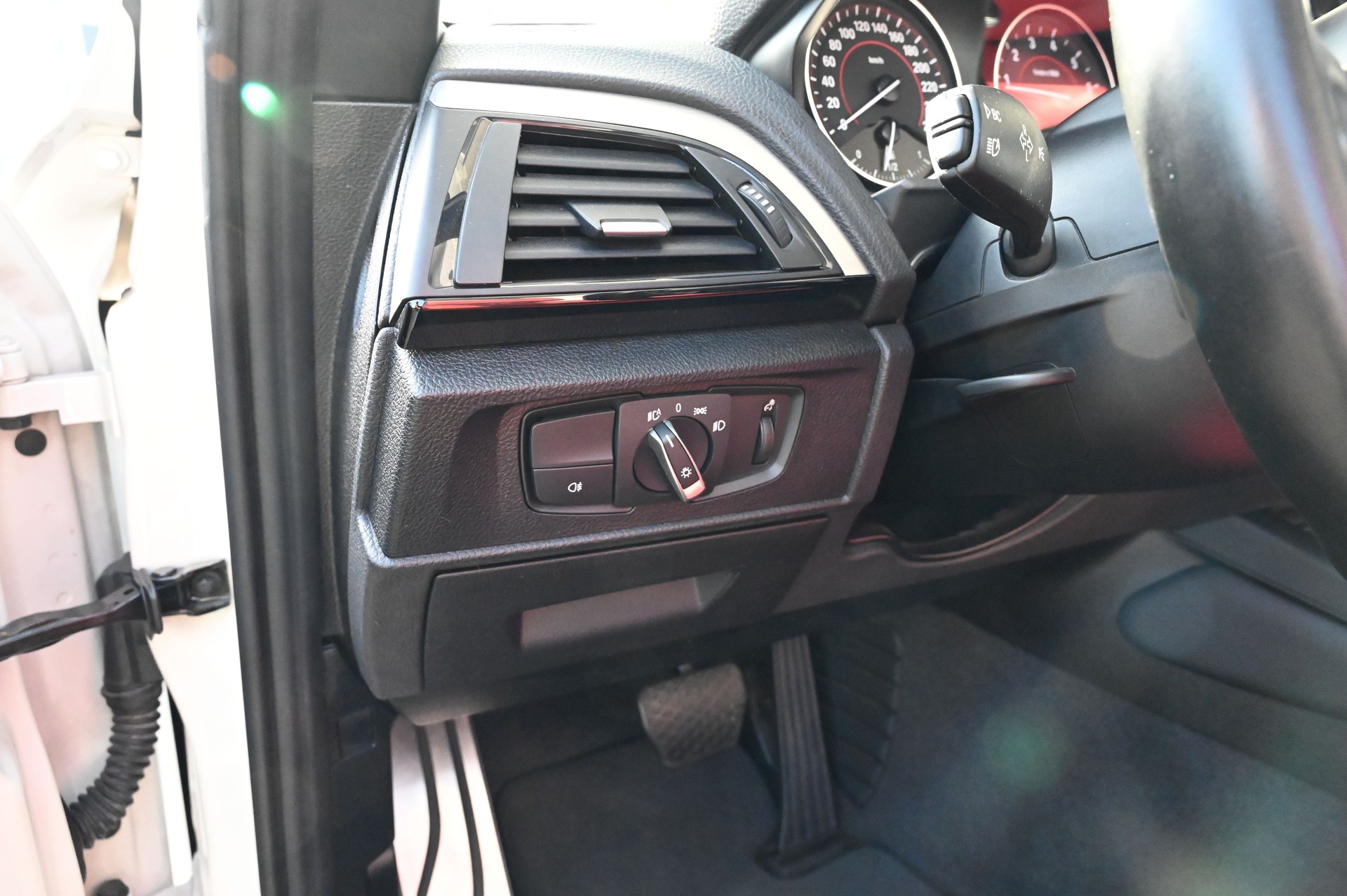 BMW M235i xDrive Steptronic-image-18