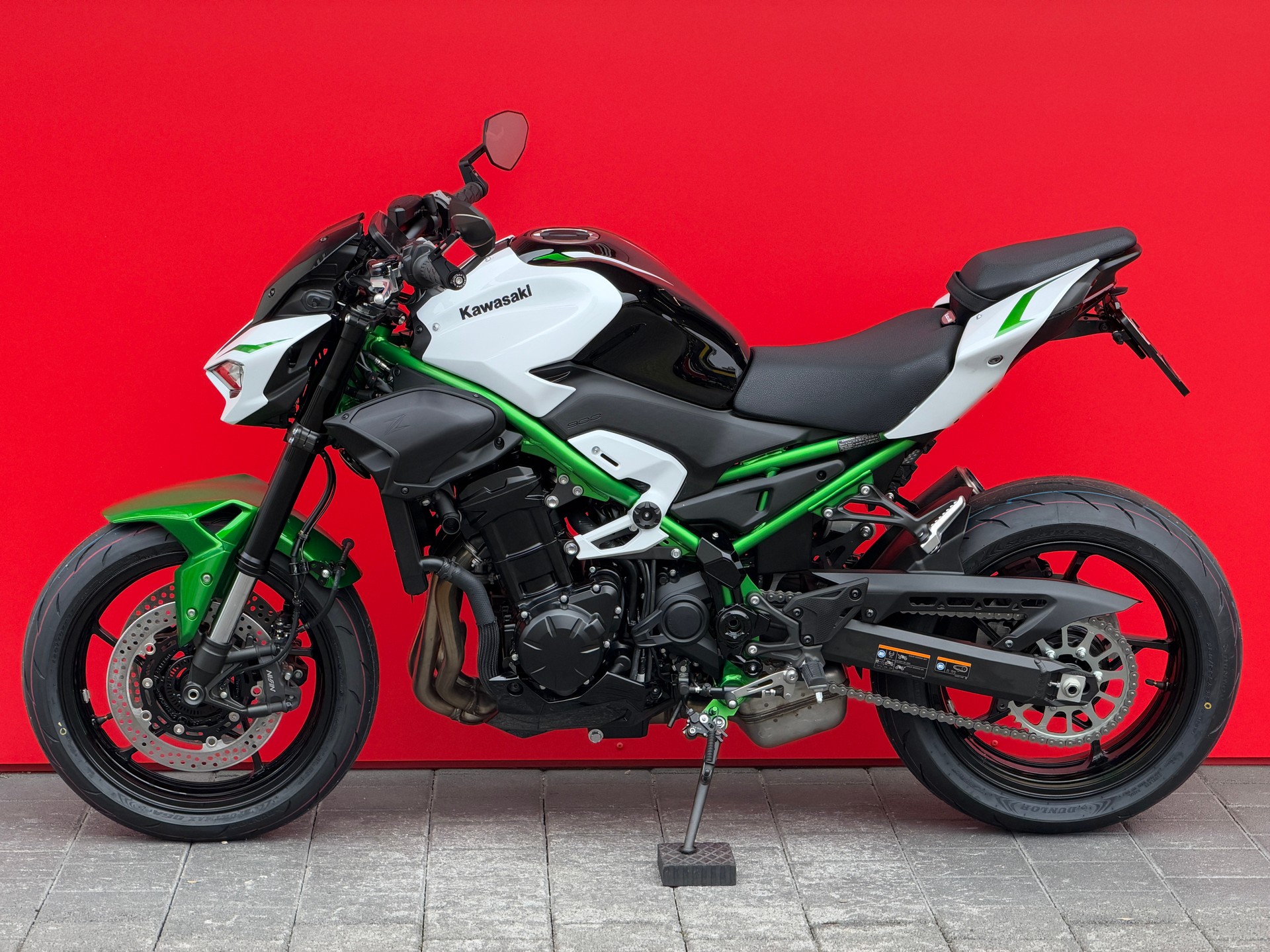 KAWASAKI Z 900 (35kW)-showroom-element-1
