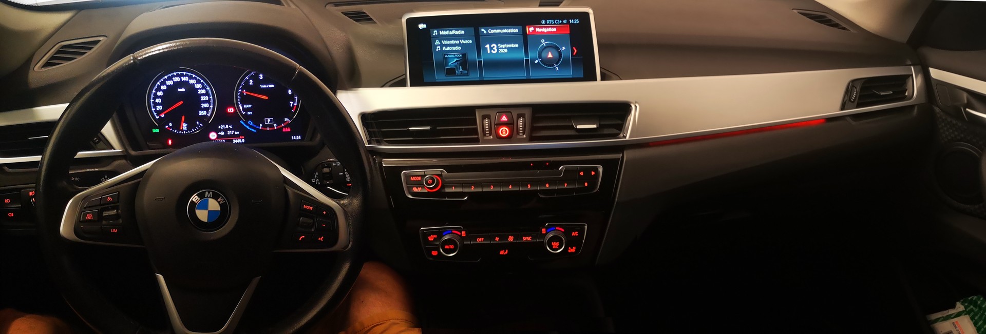 BMW 20i xDrive-image-4