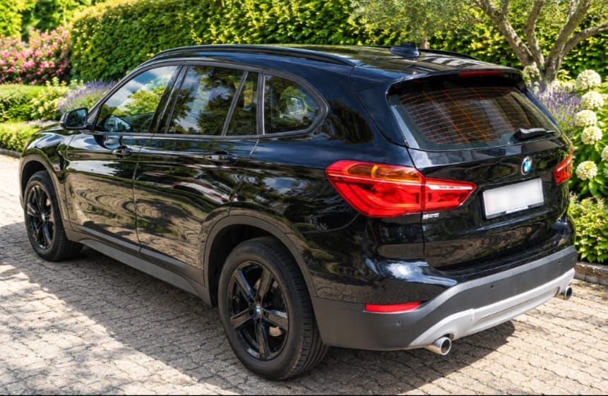 BMW 20i xDrive-image-1